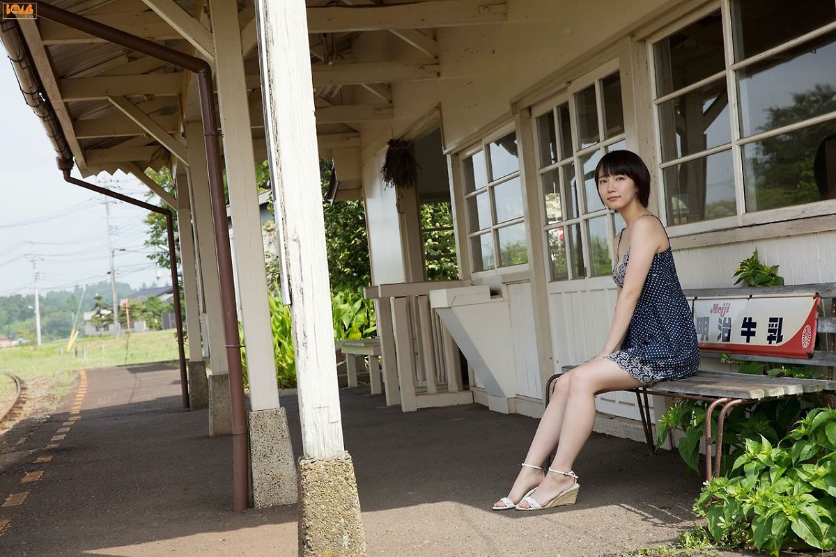 [BOMB.tv] GRAVURE Channel 2014年10月号 Riho Yoshioka 吉岡里帆 [76P]