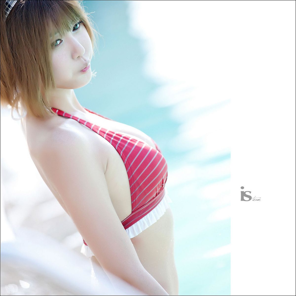 韩国超级车模许允美-红白条纹比基尼外拍 [93P]