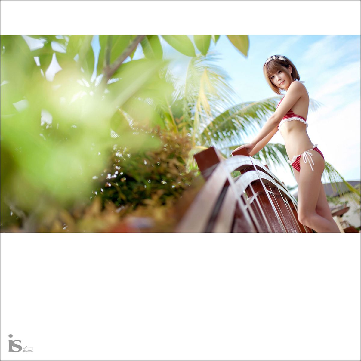韩国超级车模许允美-红白条纹比基尼外拍 [93P]