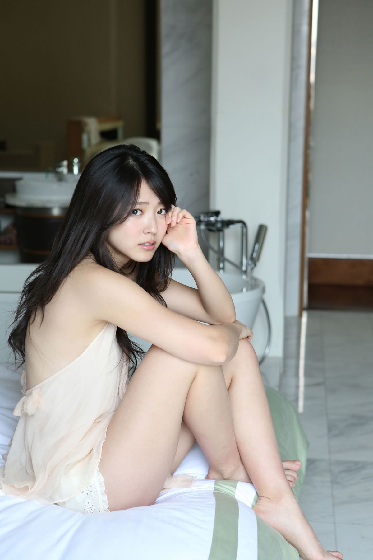 [Hello! Project digital books] 2014.10 No.124 Airi Suzuki 鈴木愛理 [104P]