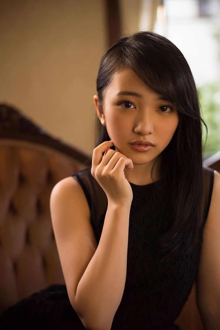 [Weekly Playboy] 2015 No.05 吉木りさ 佐藤寛子 向井地美音 安枝瞳  石川理咲子 柳いろは 有村千佳 吉川蓮 [69P]