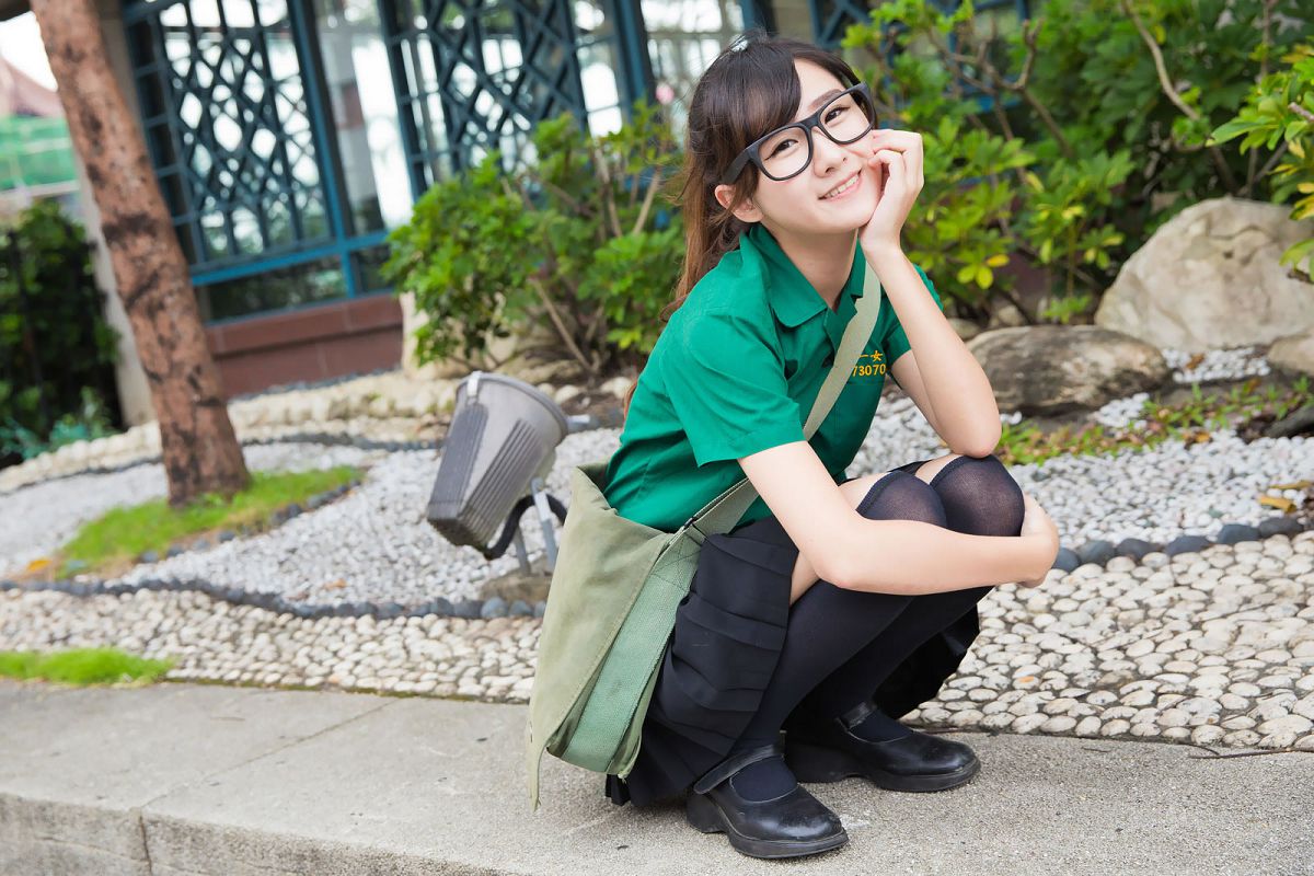 可爱清纯美女李思娴-北一女中制服外拍 [76P]