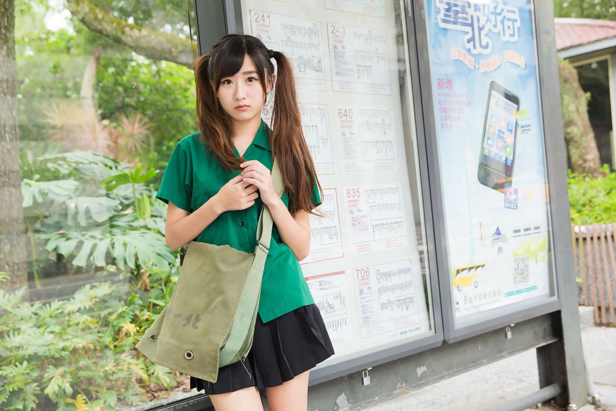 可爱清纯美女李思娴-北一女中制服外拍 [76P]