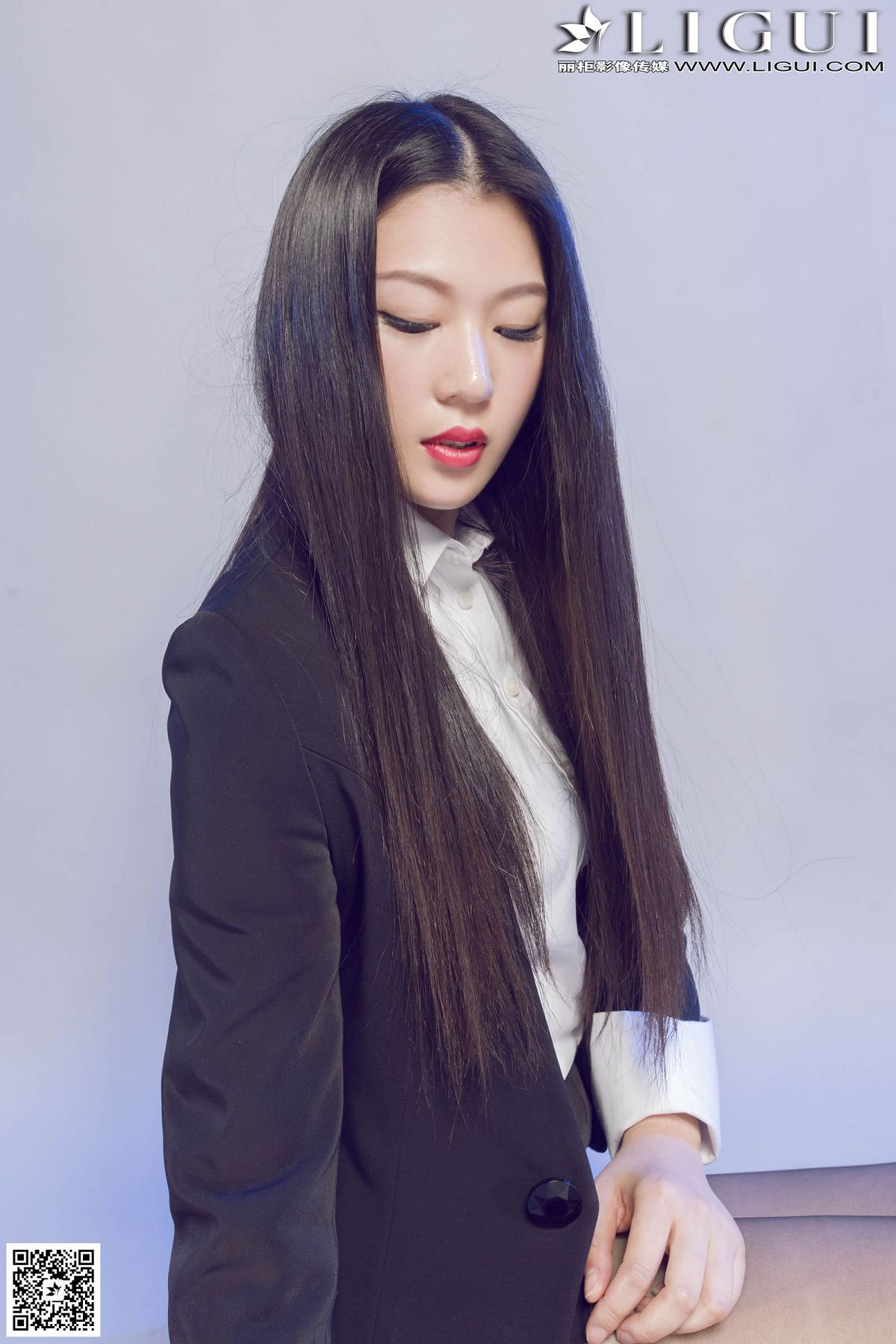 [Ligui] 丽柜 2015.03.20 Model 佳怡 [43P]