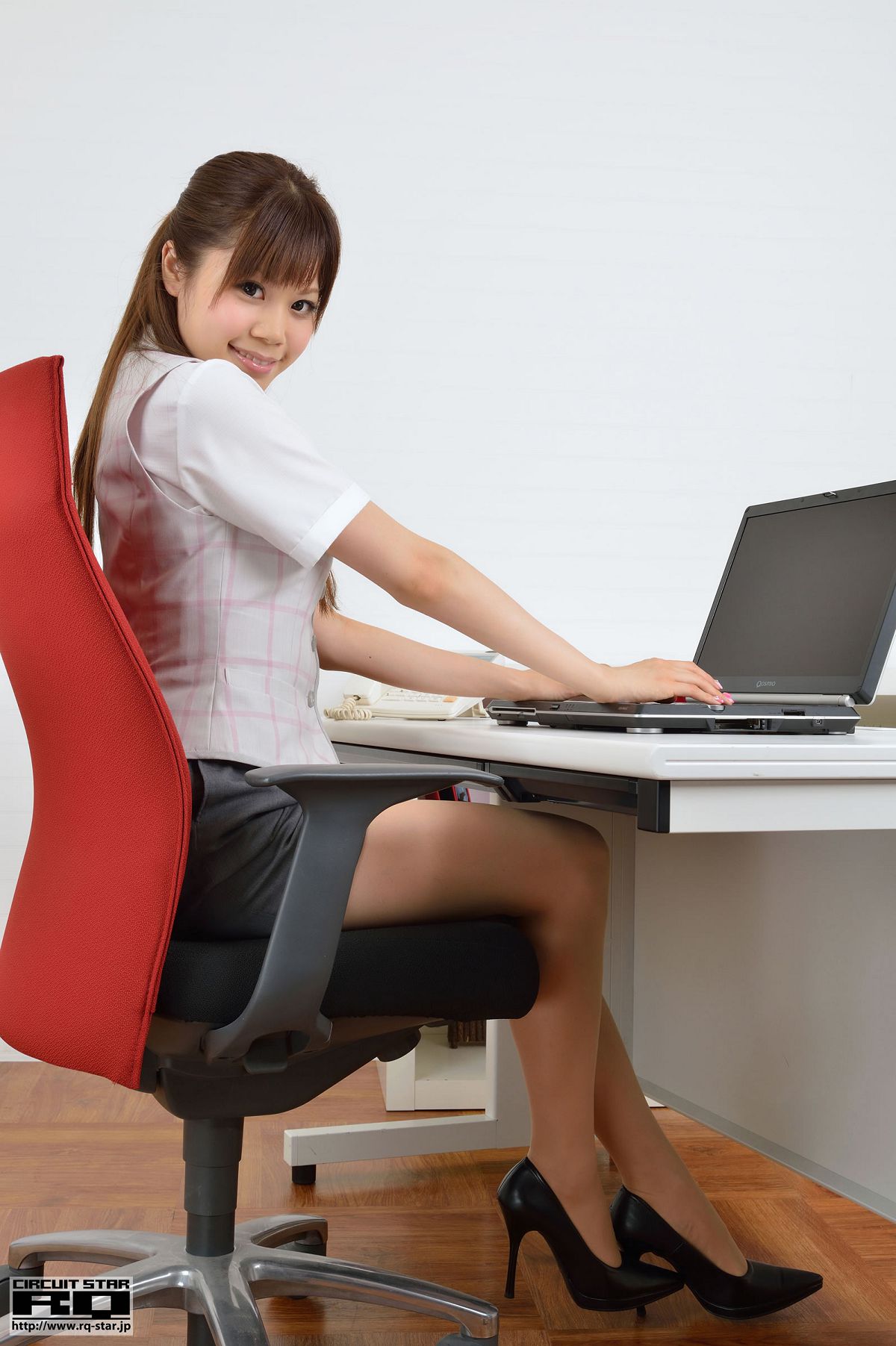 [RQ-STAR] 2015.03.23 NO.00985 Asuka Nakano 中野あすか Office Lady [100P]