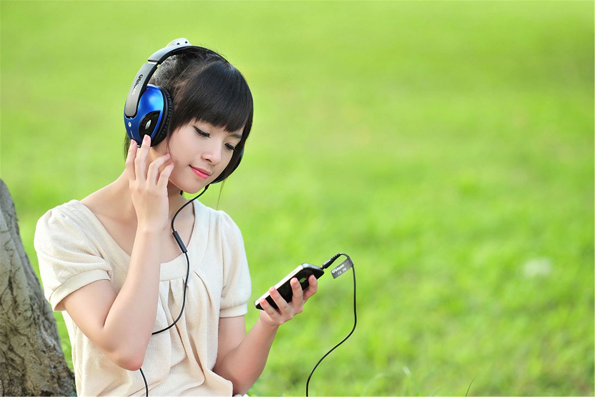 台湾清纯美女-咪莎 逸仙公园外拍 [21P]