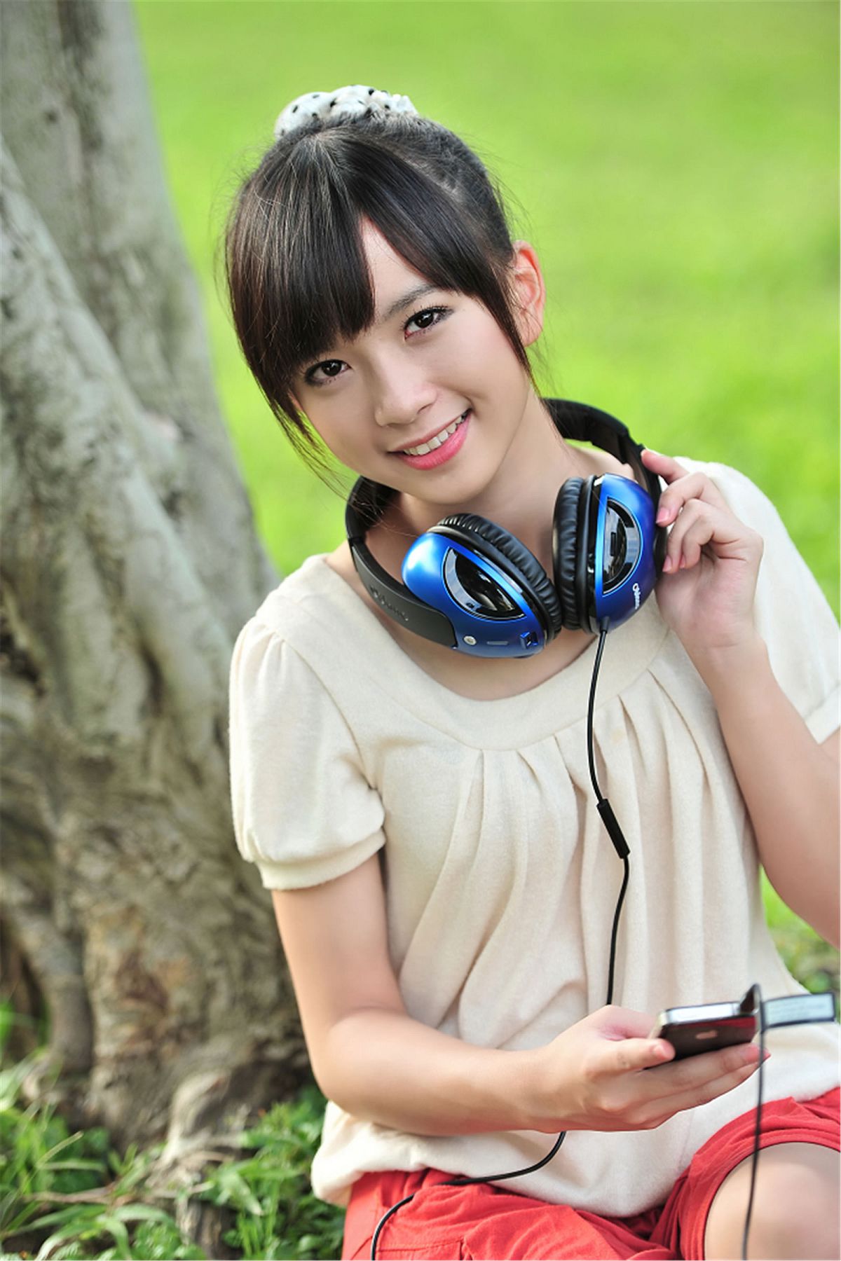 台湾清纯美女-咪莎 逸仙公园外拍 [21P]