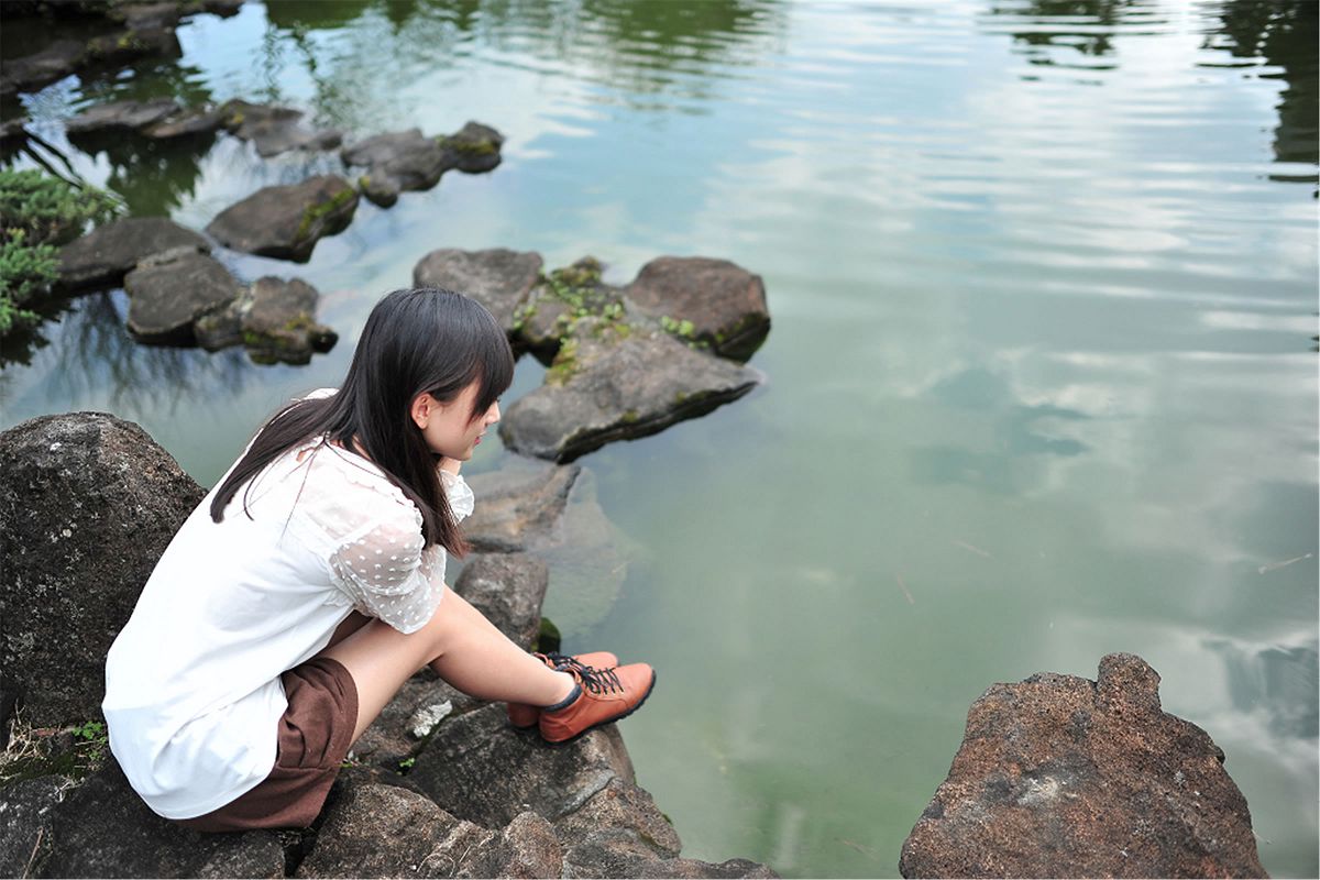 台湾清纯美女-咪莎 逸仙公园外拍 [21P]