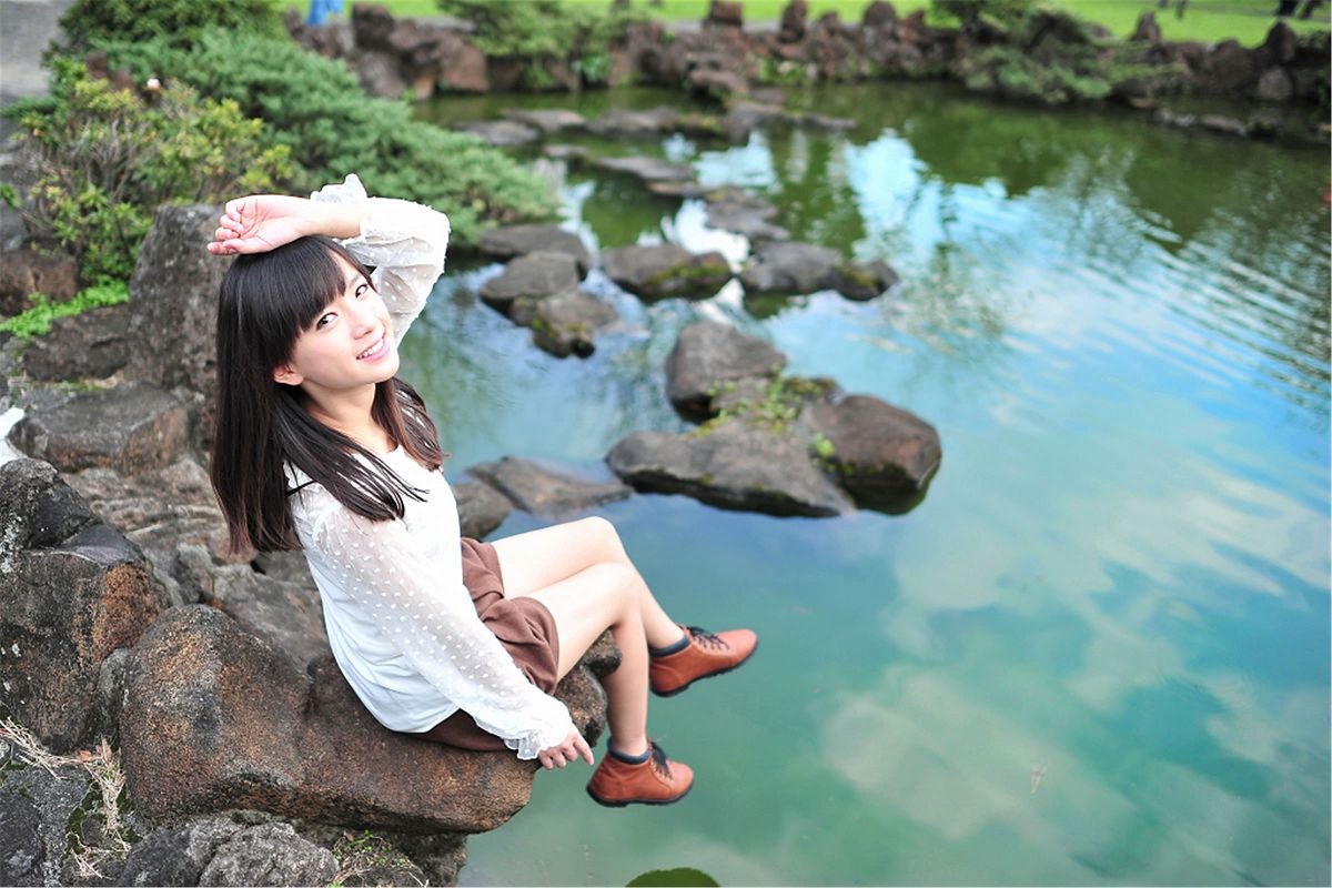 台湾清纯美女-咪莎 逸仙公园外拍 [21P]