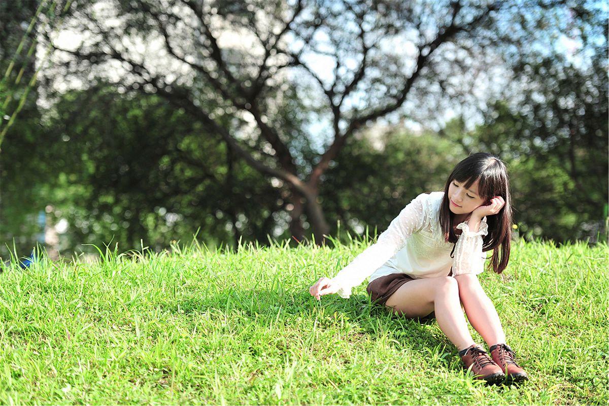 台湾清纯美女-咪莎 逸仙公园外拍 [21P]