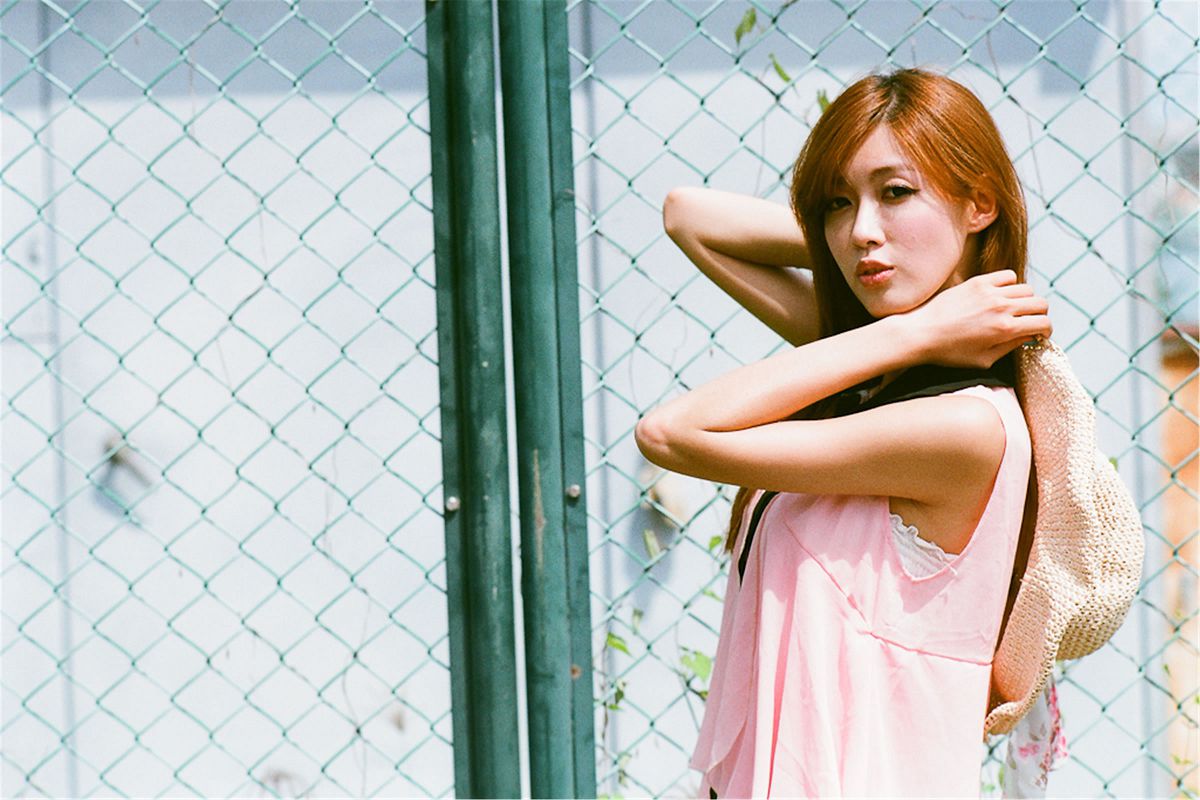 台湾清纯美女-Kila 莲池潭外拍 [21P]