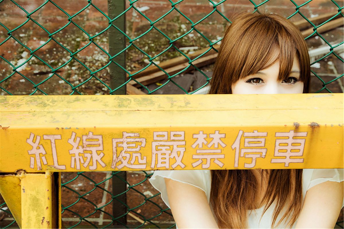 台湾清纯美女維妮 美军宿舍随拍 [45P]