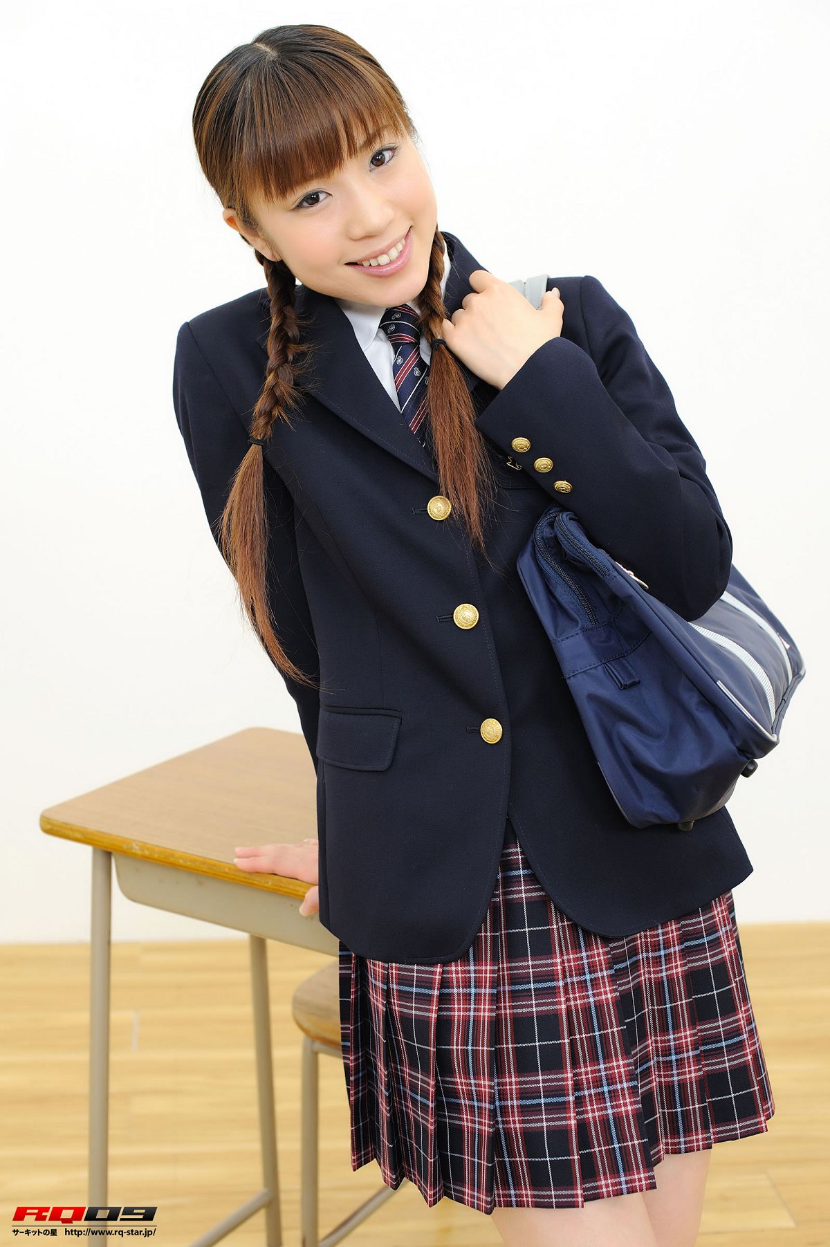 [RQ-STAR] 2009.08.24 NO.00165 Yuko Momokawa 桃川祐子 Student Style [69P]