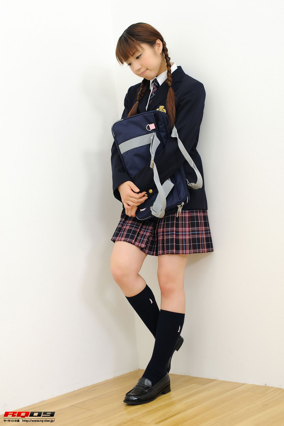 [RQ-STAR] 2009.08.24 NO.00165 Yuko Momokawa 桃川祐子 Student Style [69P]