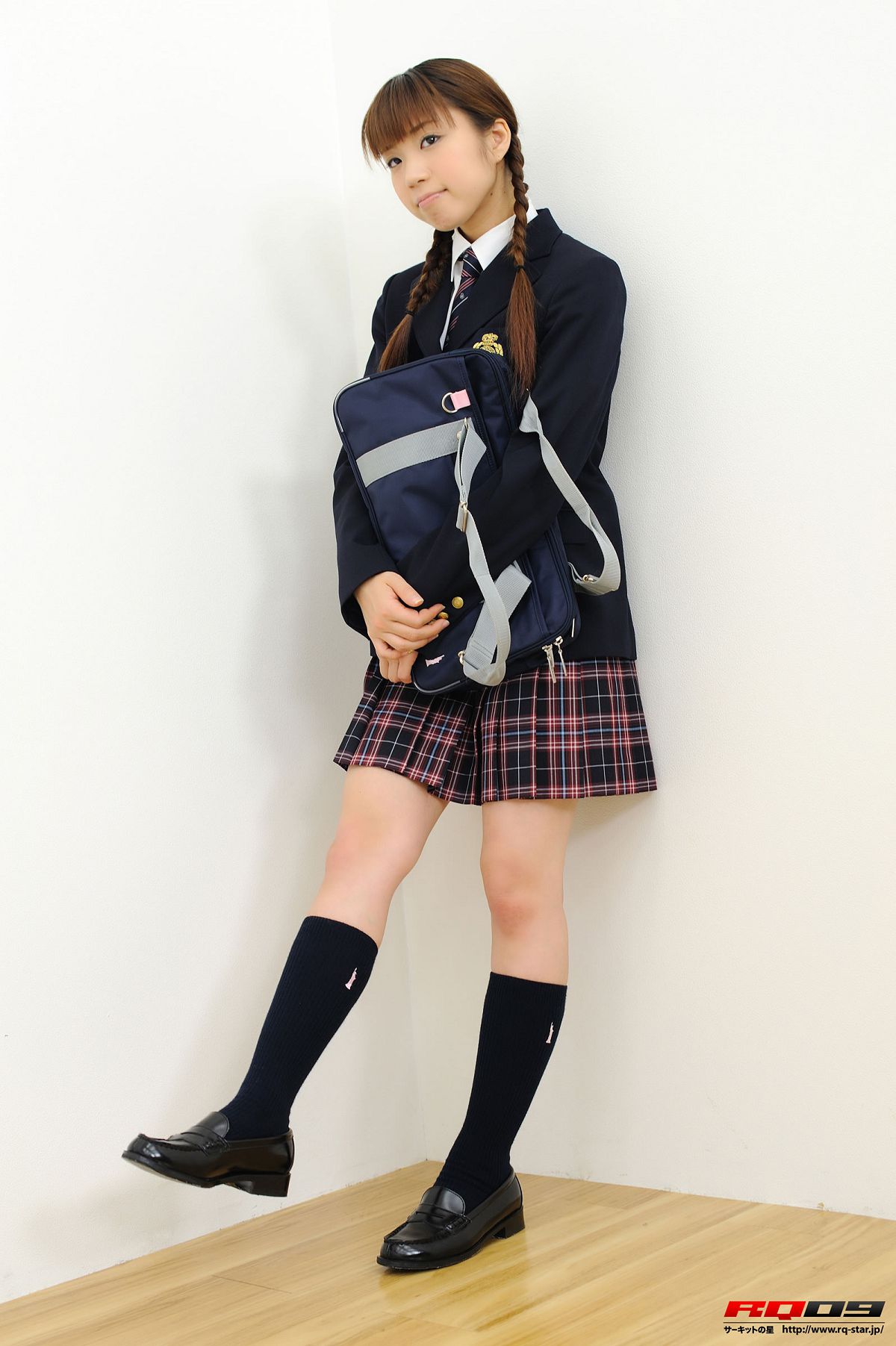 [RQ-STAR] 2009.08.24 NO.00165 Yuko Momokawa 桃川祐子 Student Style [69P]