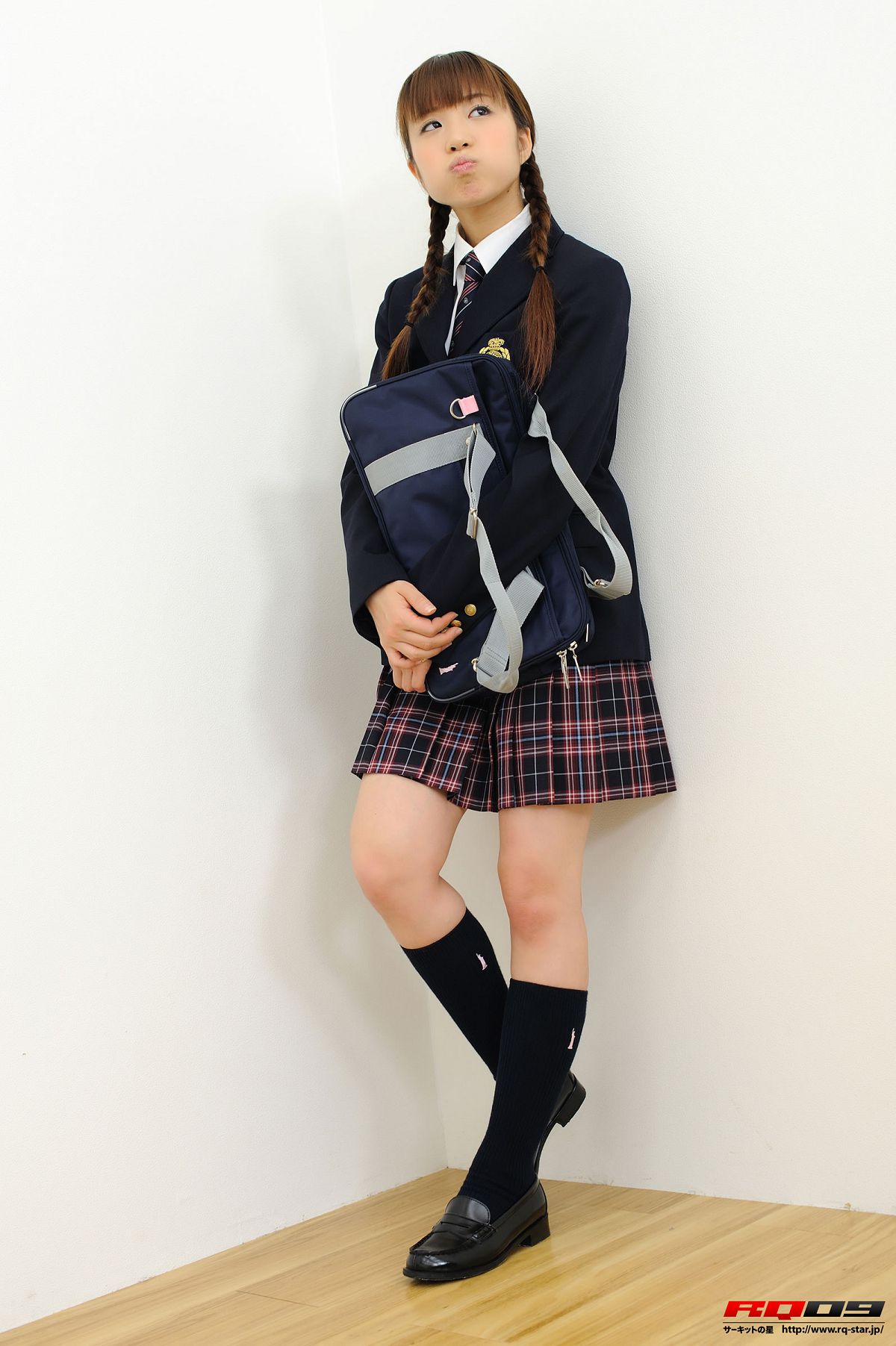 [RQ-STAR] 2009.08.24 NO.00165 Yuko Momokawa 桃川祐子 Student Style [69P]