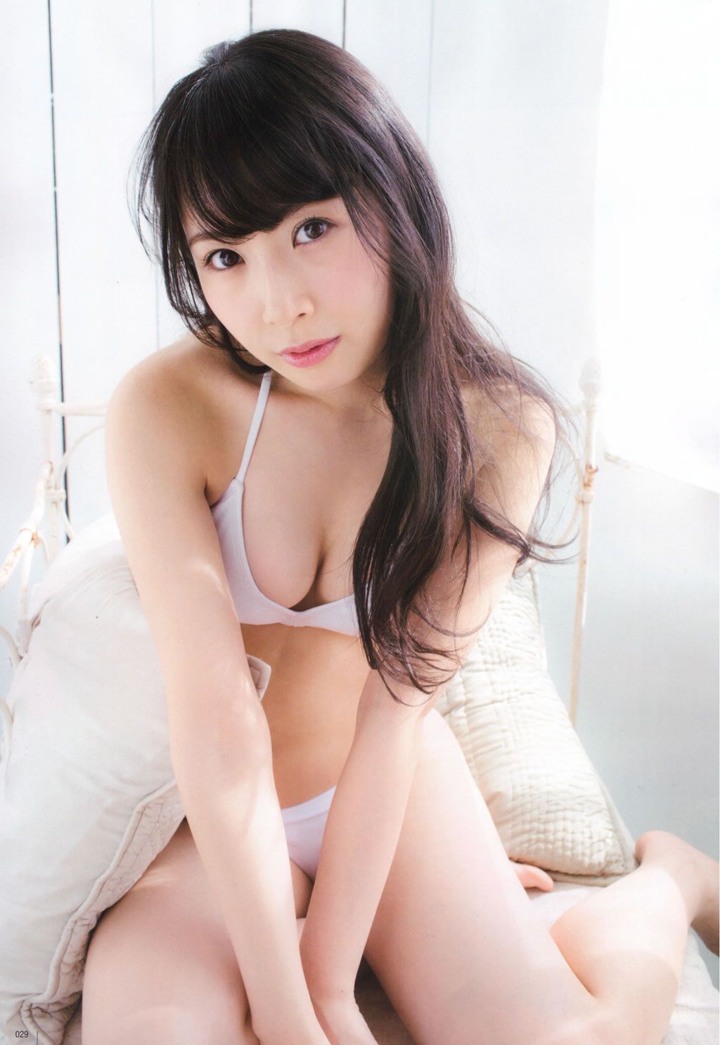 [UTB] 2015.05 西野七瀬 高柳明音 込山榛香 Team8 伊藤万理華 鞘師里保 鈴木愛理岡井千聖 + 别册付録 白石麻衣 中元日芽香 深川麻衣 和田まあやの [91P]