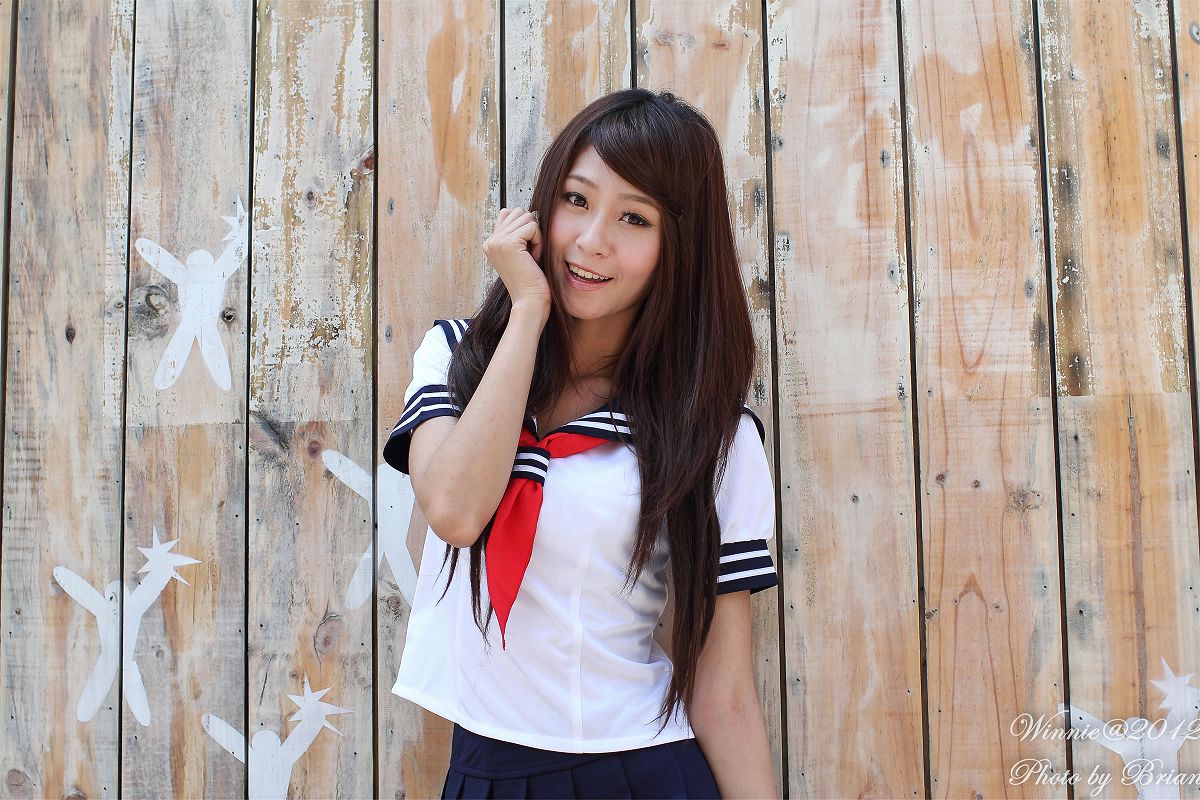 Beautyleg女神-小雪 Winnie华山特区学生制服外拍写真 [31P]
