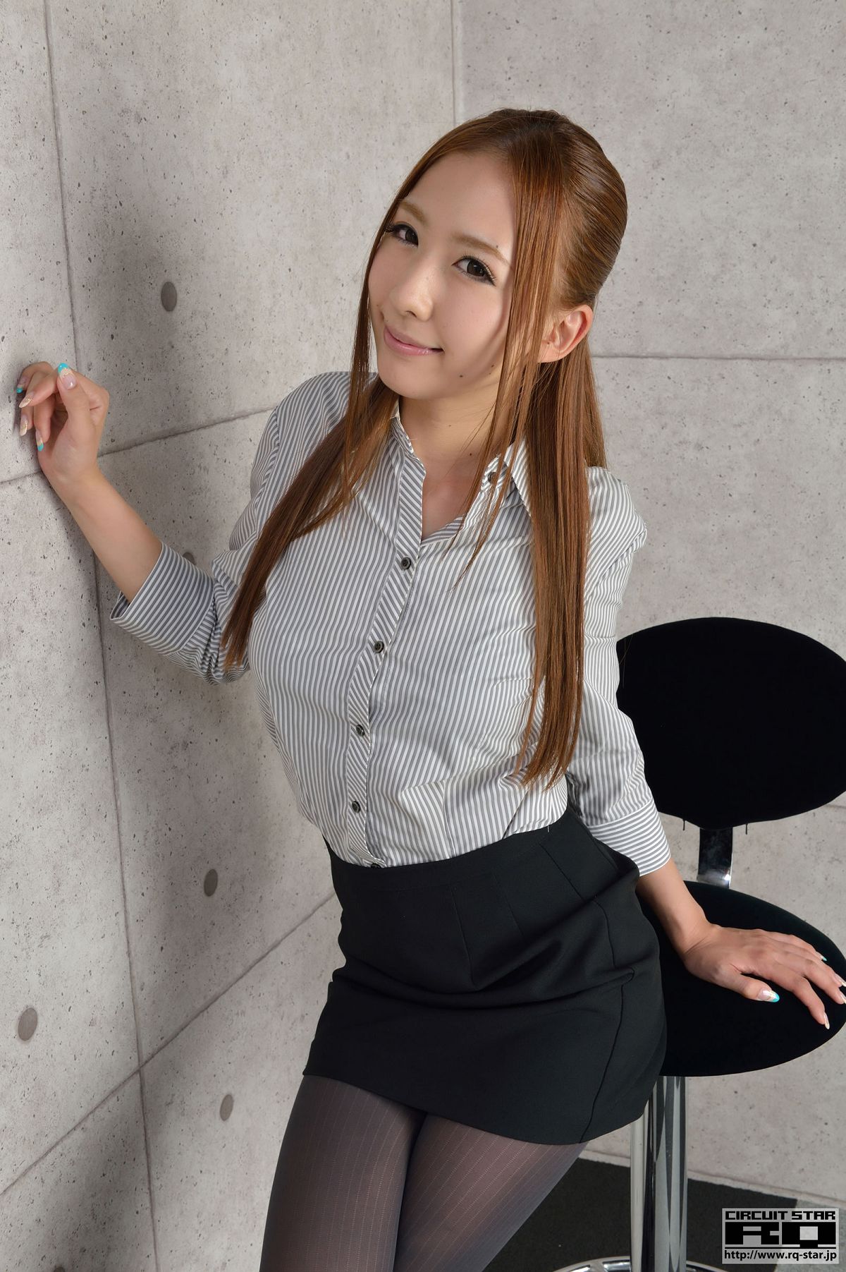 [RQ-STAR] 2015.04.17 NO.00991 Yui Iwasaki 岩崎由衣 Office Lady [100P]