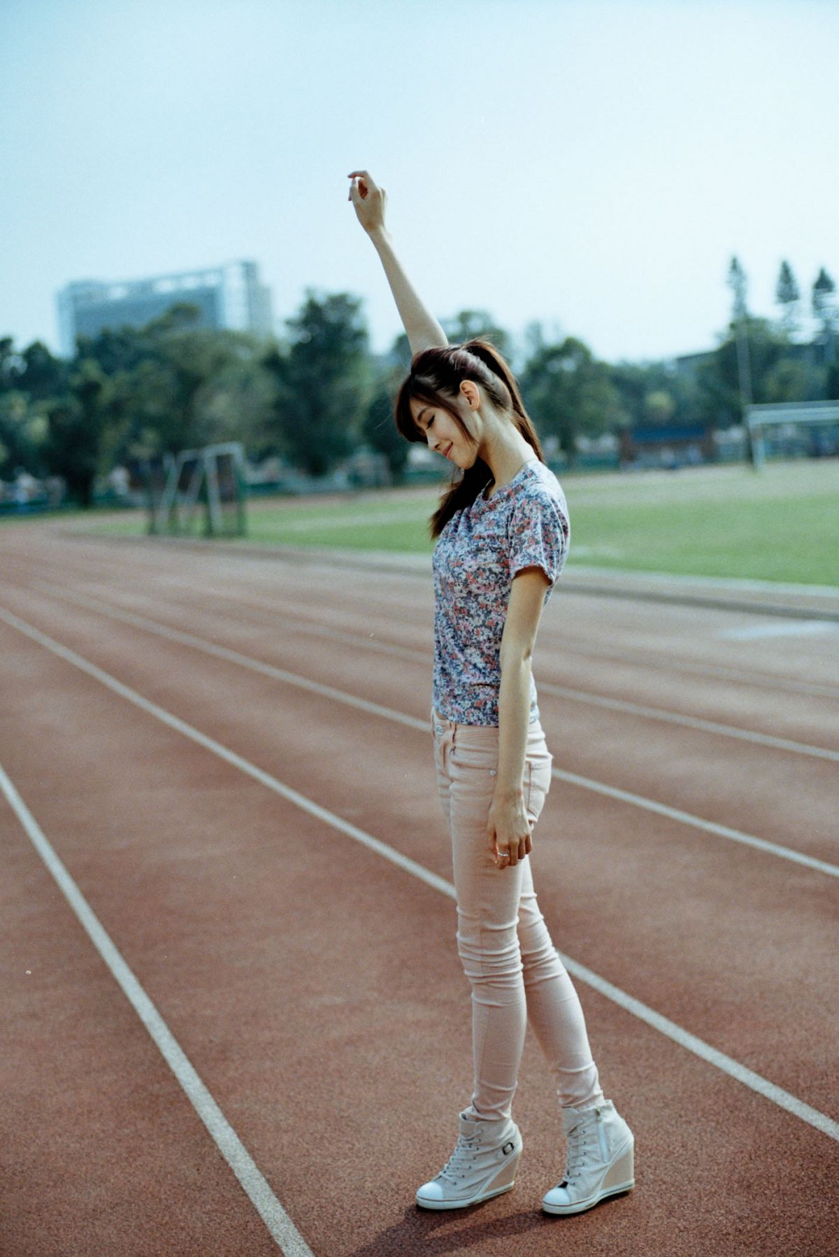 台湾清纯美女 Kila 晶晶 台大校园 底片机篇 [47P]