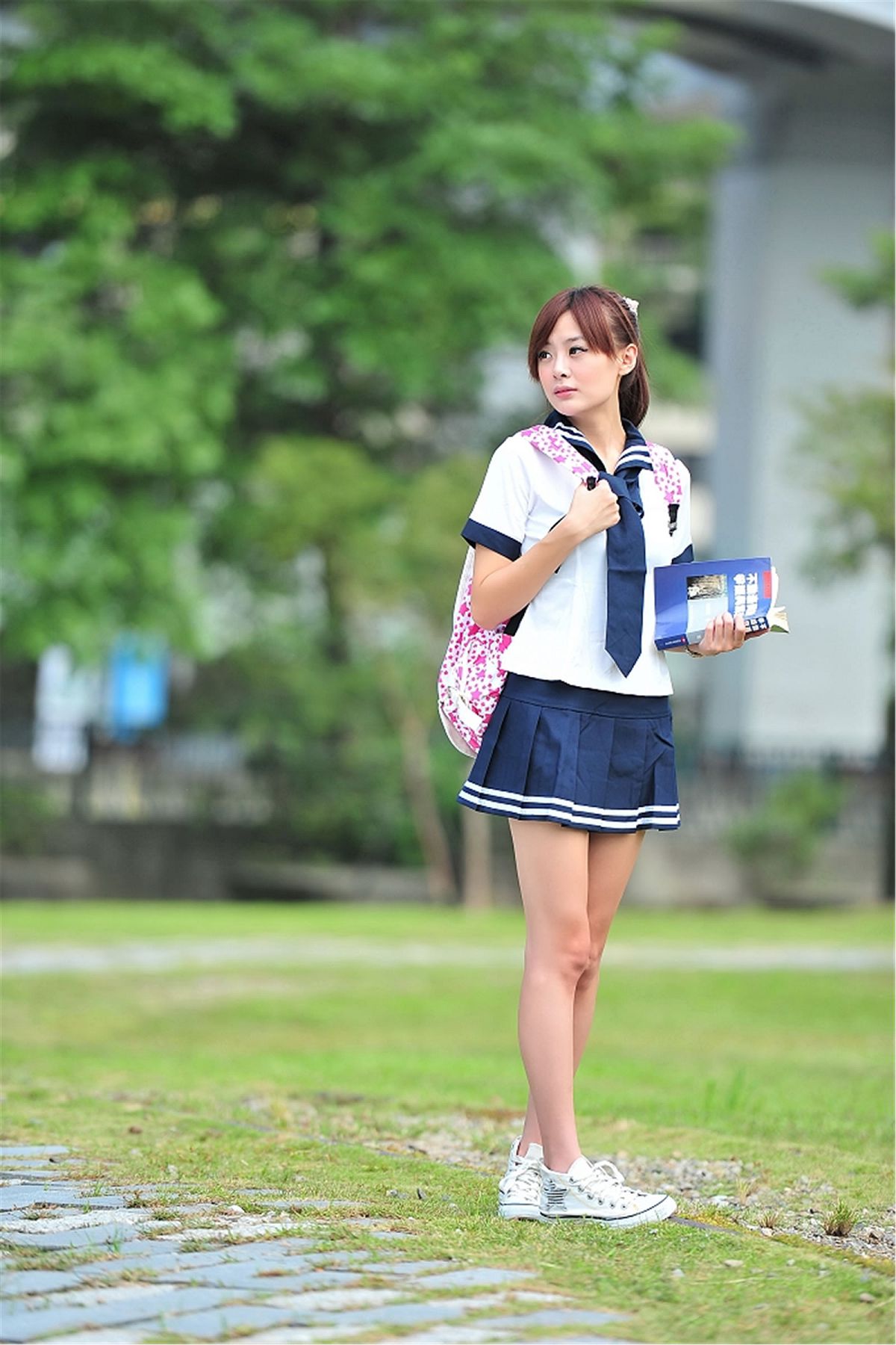 台湾清纯美女-UMI-華山特區外拍 [19P]