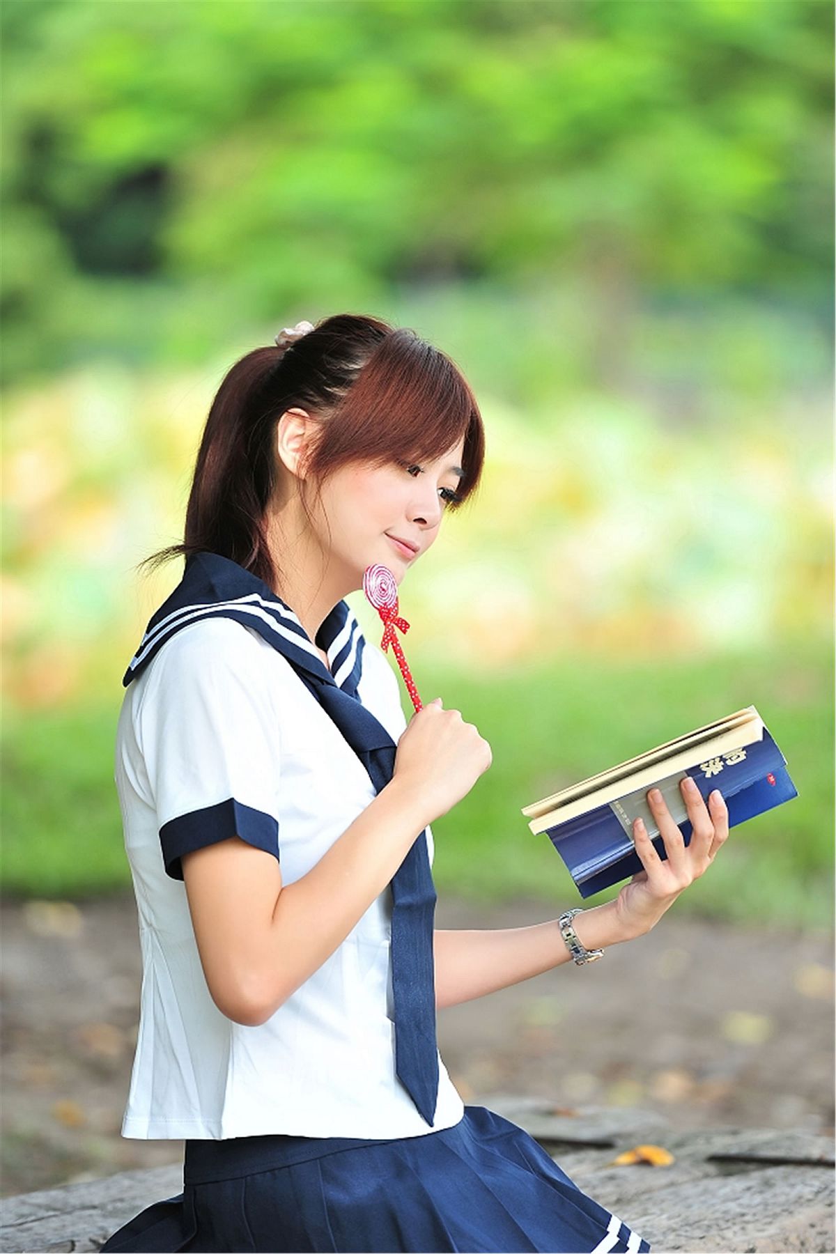 台湾清纯美女-UMI-華山特區外拍 [19P]