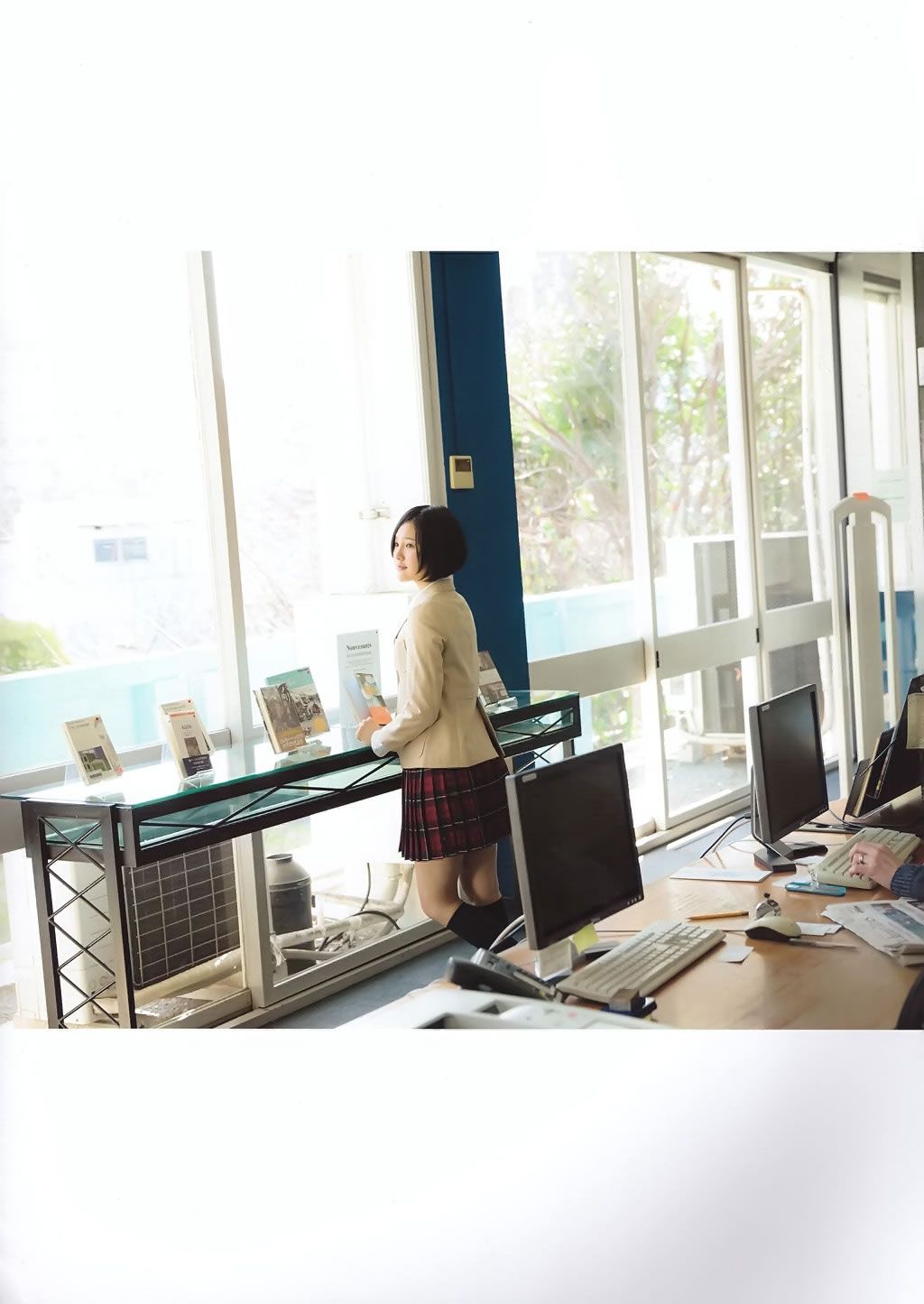 [PB写真集] Erika Ikuta 生田絵梨花 Haruka Kodama 兒玉遥 Graduation-高校卒業-2015 [34P]