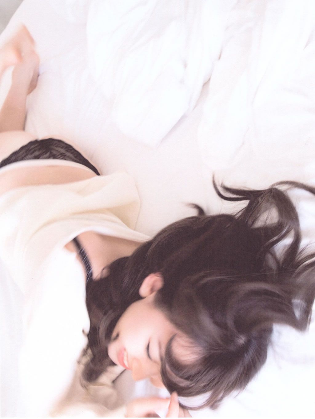 [PB写真集] Haruna Kojima 小嶋陽菜 Dou Suru どうする？ [138P]