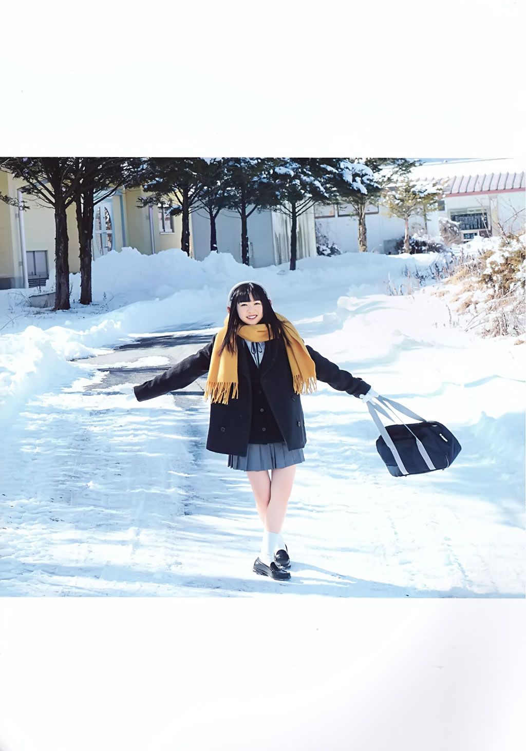 [PB写真集] Nana Owada 大和田南那 Miria Watanabe 渡辺みり愛 Graduation-中学卒業-2015 [31P]