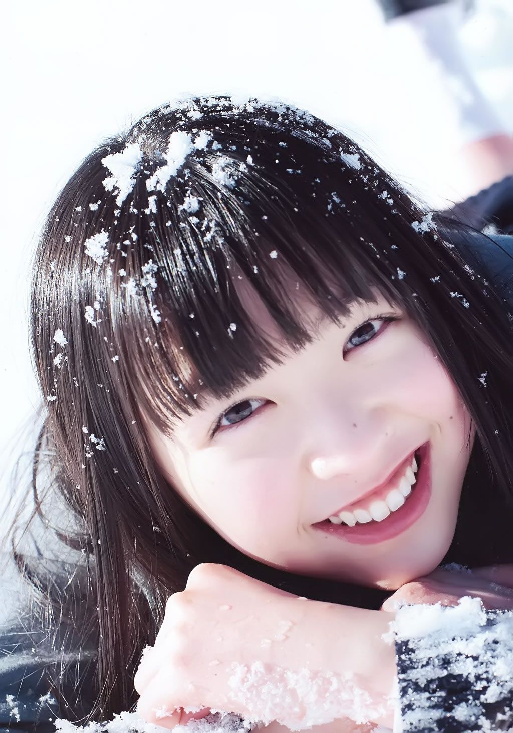 [PB写真集] Nana Owada 大和田南那 Miria Watanabe 渡辺みり愛 Graduation-中学卒業-2015 [31P]