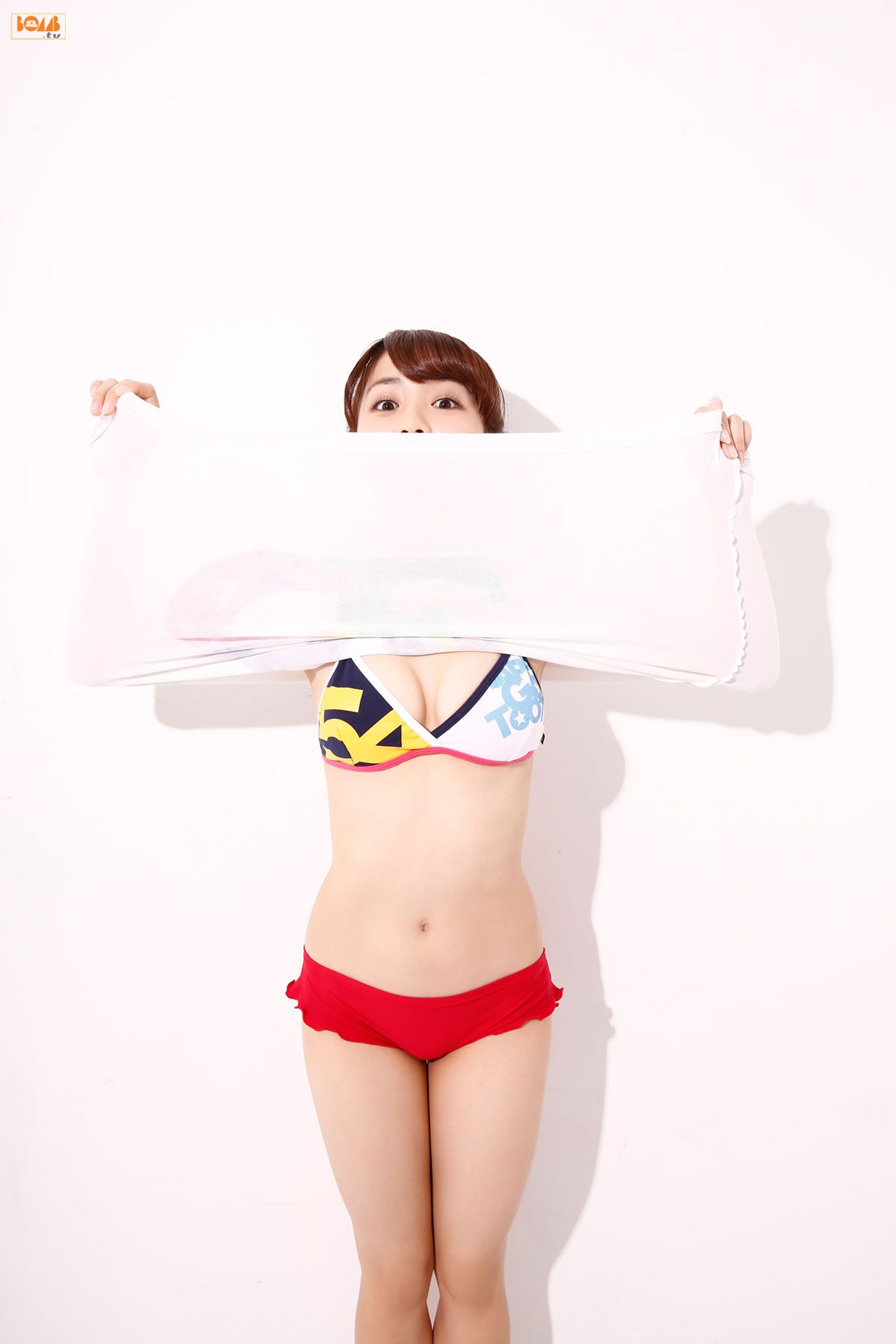 [BOMB.tv] GRAVURE Channel 2015年01月号 Makoto Okunaka 奥仲麻琴 [77P]