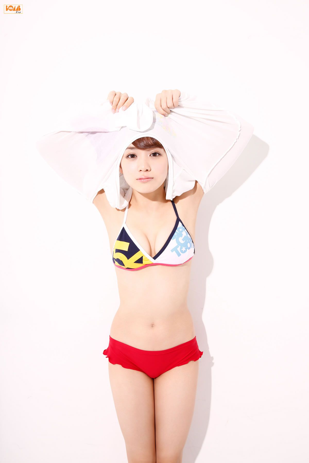 [BOMB.tv] GRAVURE Channel 2015年01月号 Makoto Okunaka 奥仲麻琴 [77P]