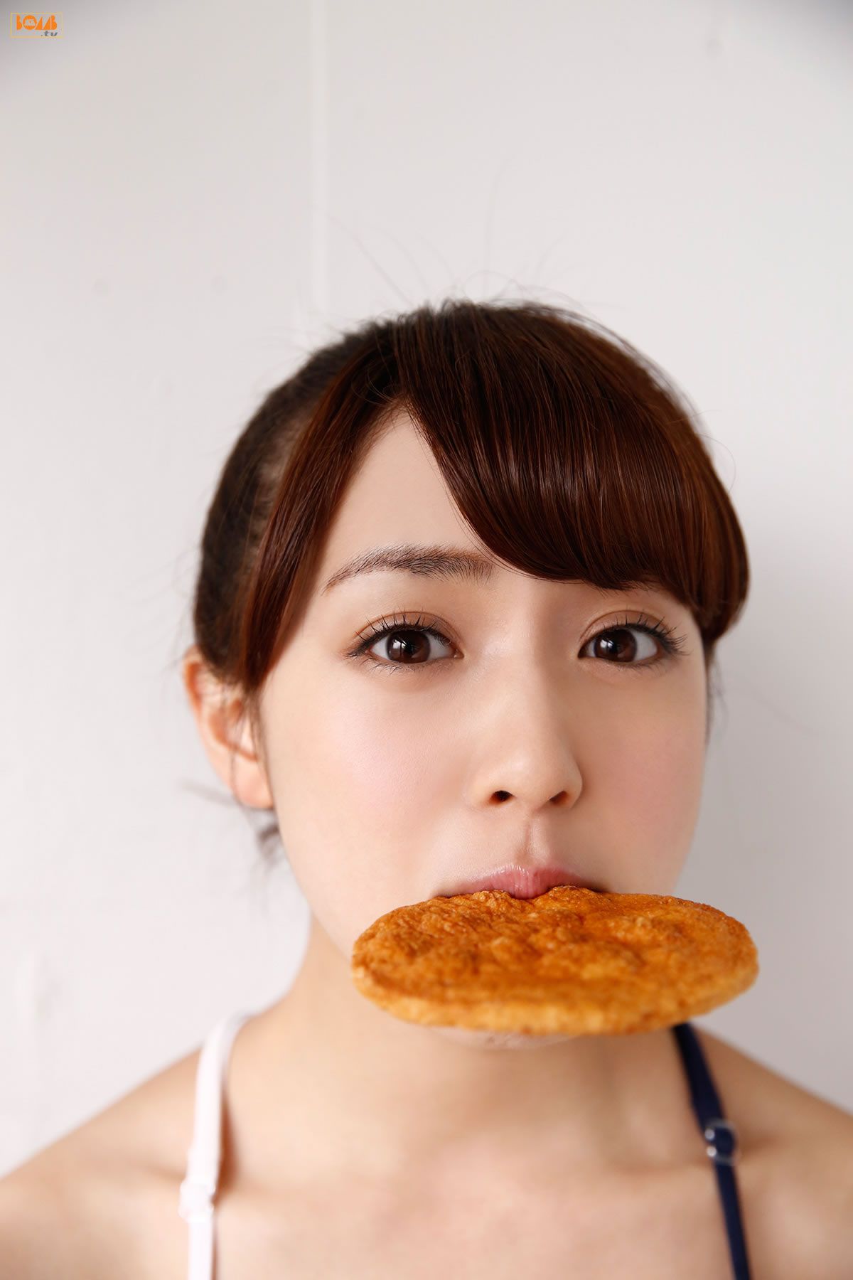 [BOMB.tv] GRAVURE Channel 2015年01月号 Makoto Okunaka 奥仲麻琴 [77P]