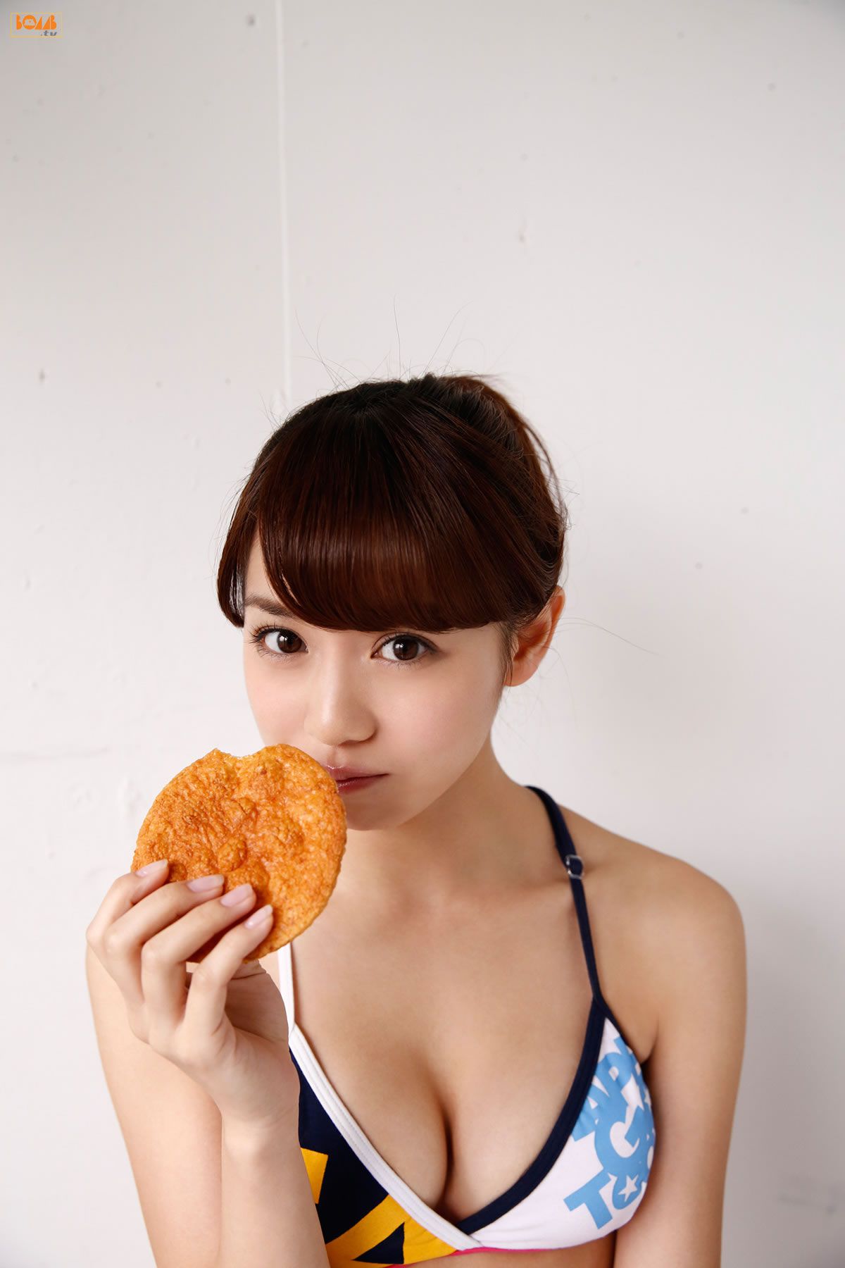 [BOMB.tv] GRAVURE Channel 2015年01月号 Makoto Okunaka 奥仲麻琴 [77P]