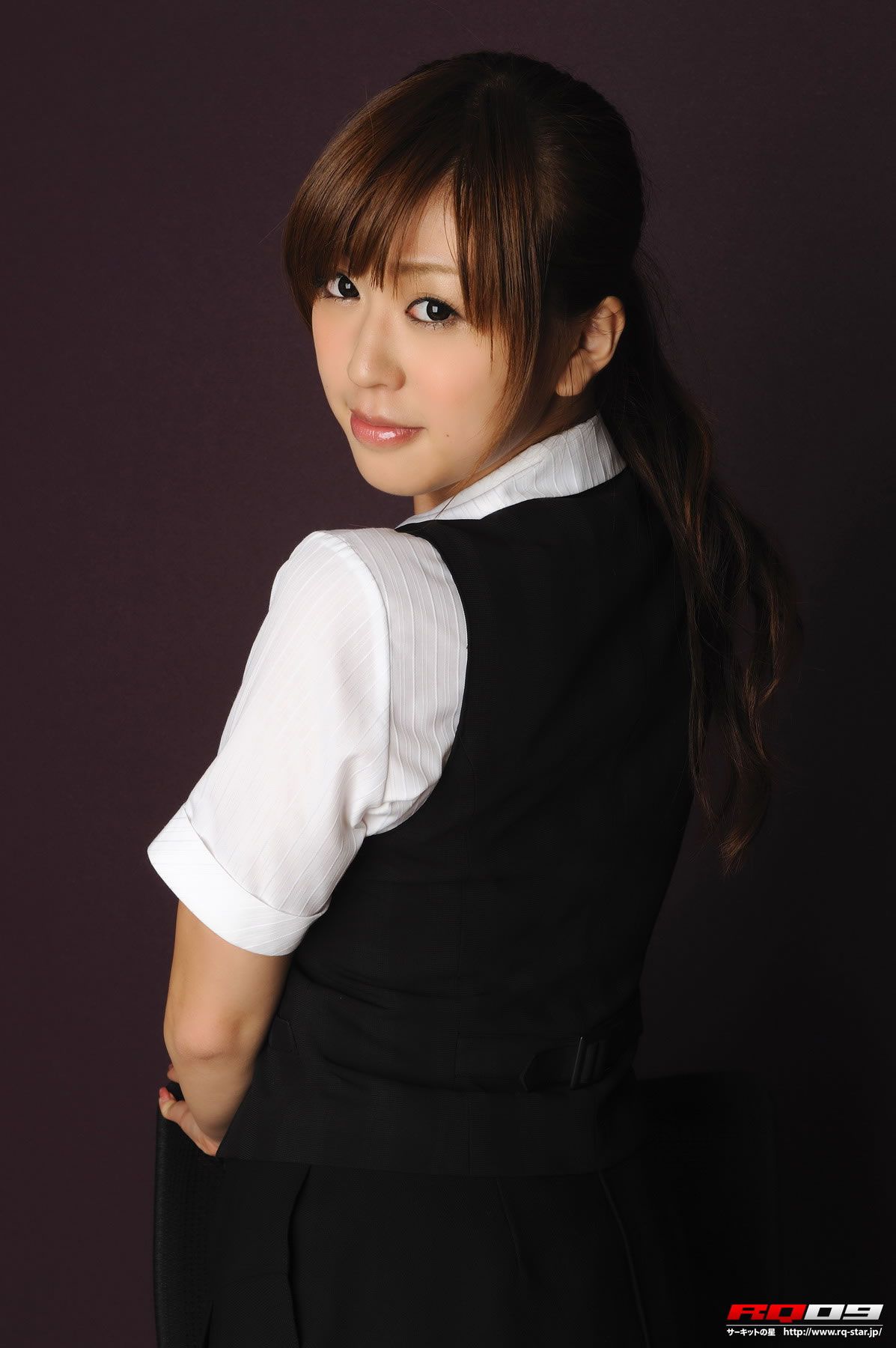 [RQ-STAR] 2009.11.04 NO.00202 Natsumi Senaga 瀬長奈津実 Office Lady [102P]