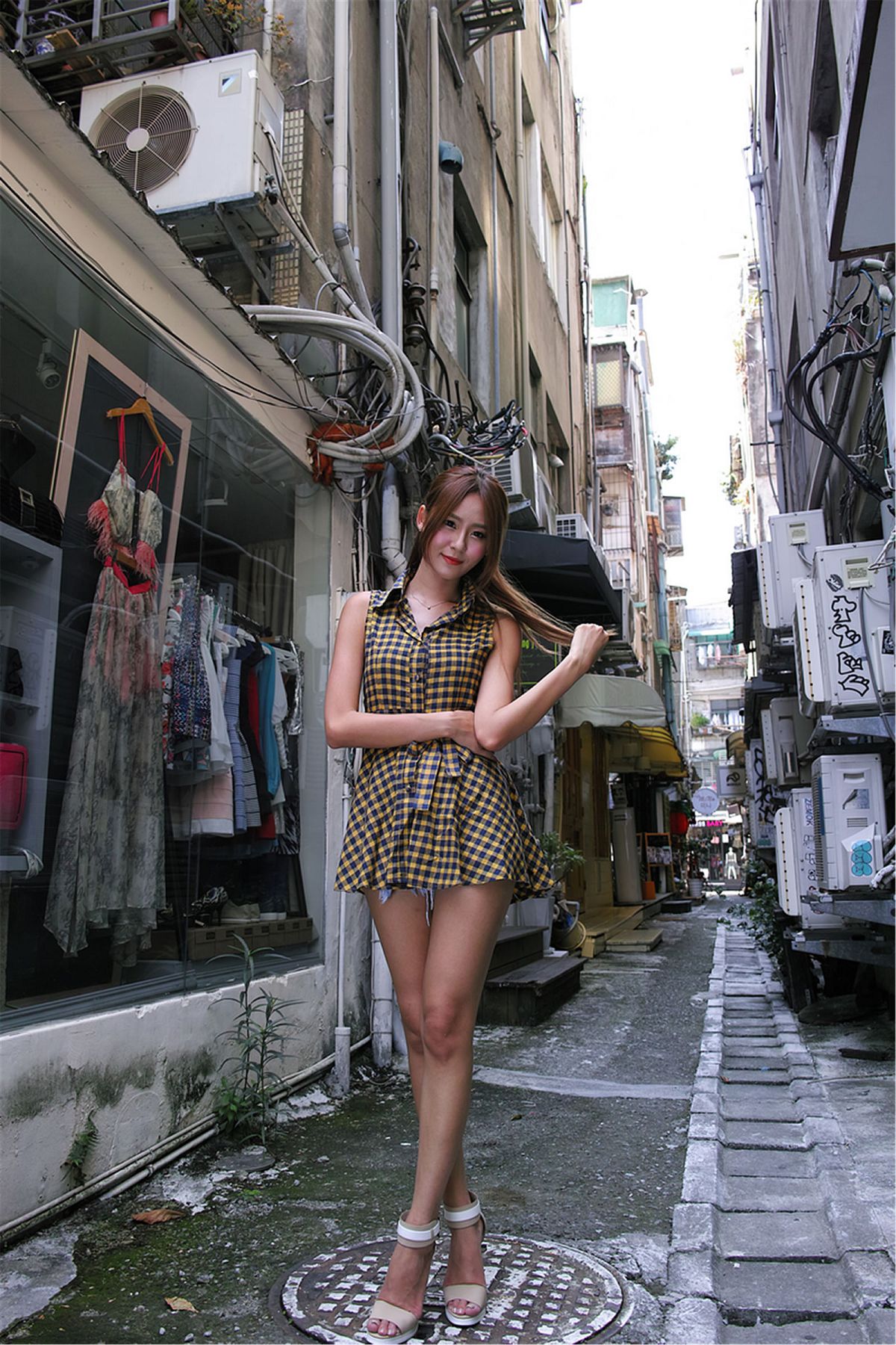 Beautyleg女神-小雪 Winnie-东区阳光街拍 [90P]
