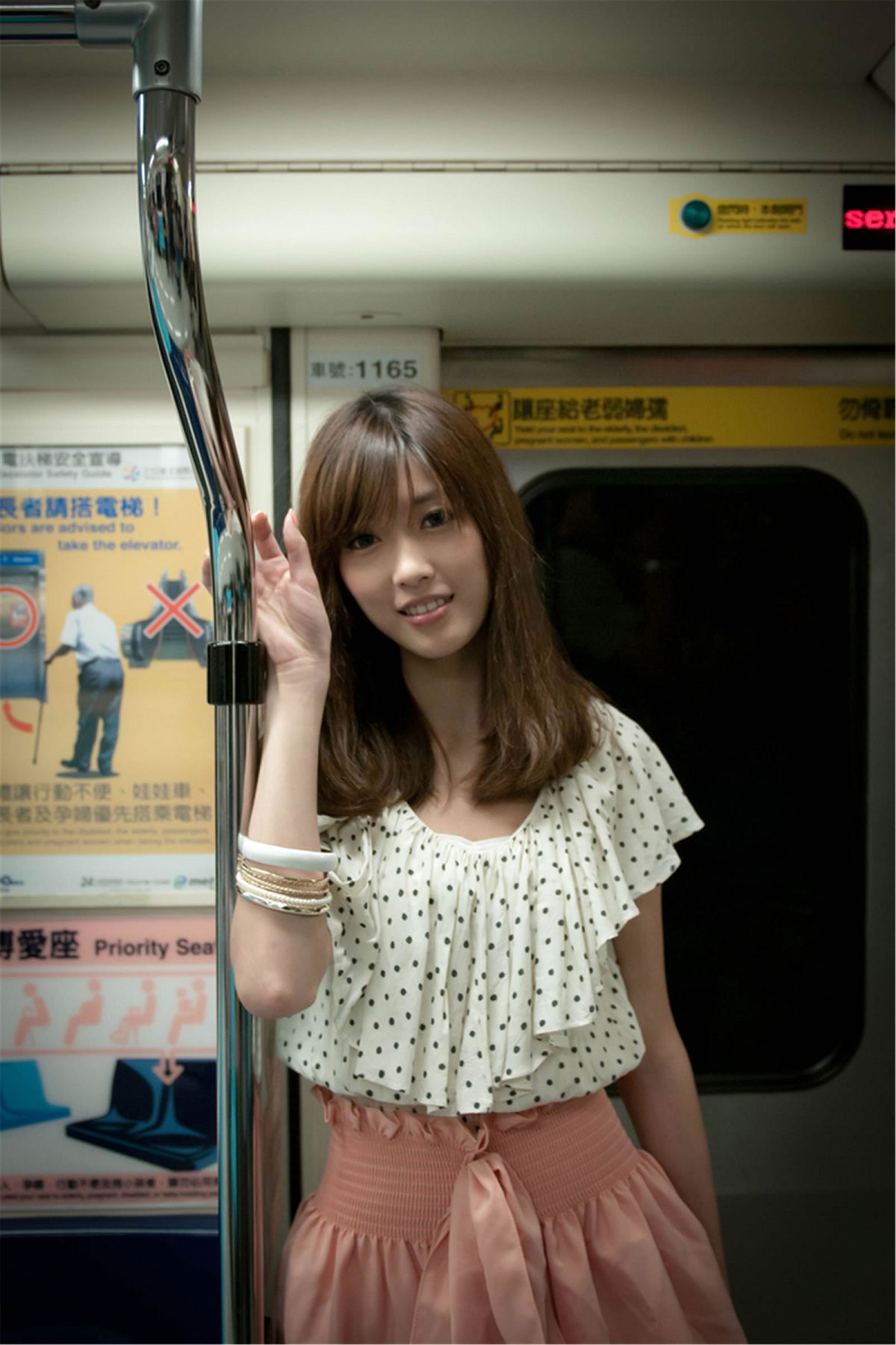 台湾清纯美女 Kila晶晶-廖挺伶-精品外拍 [56P]