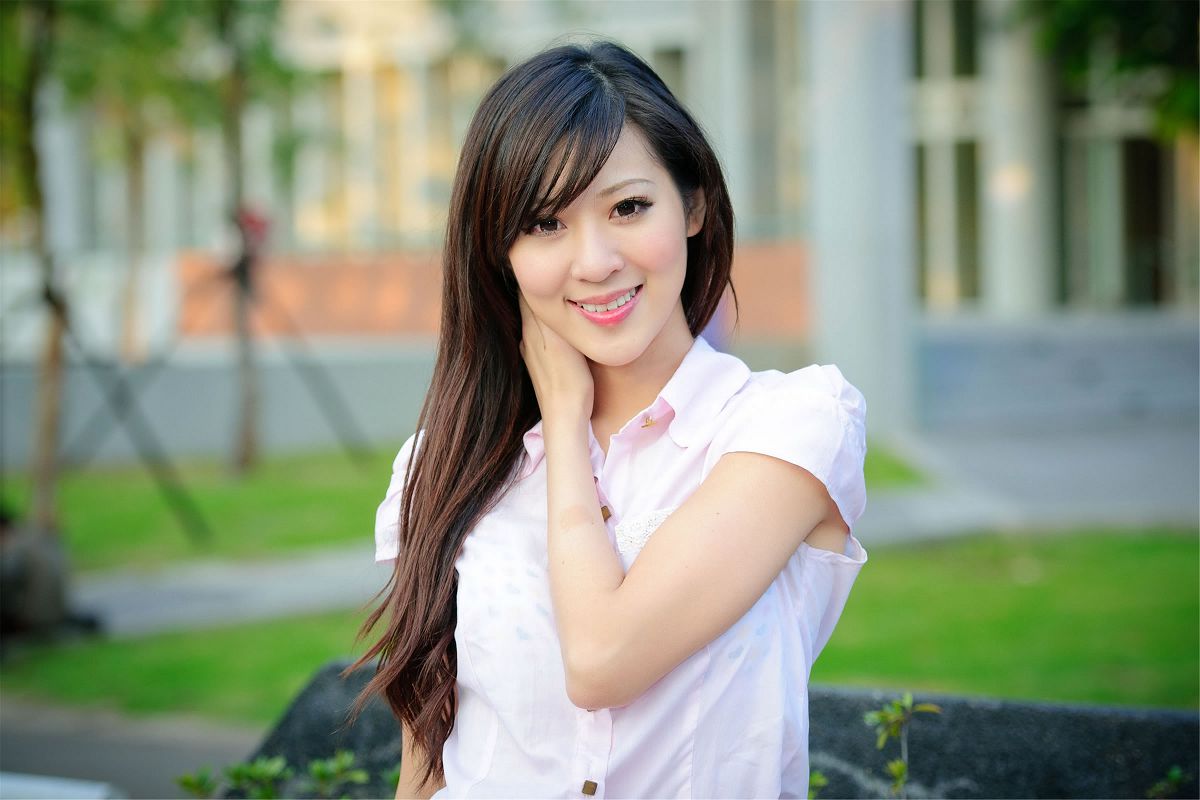 台湾清纯美女-韋韋-外拍写真 [26P]