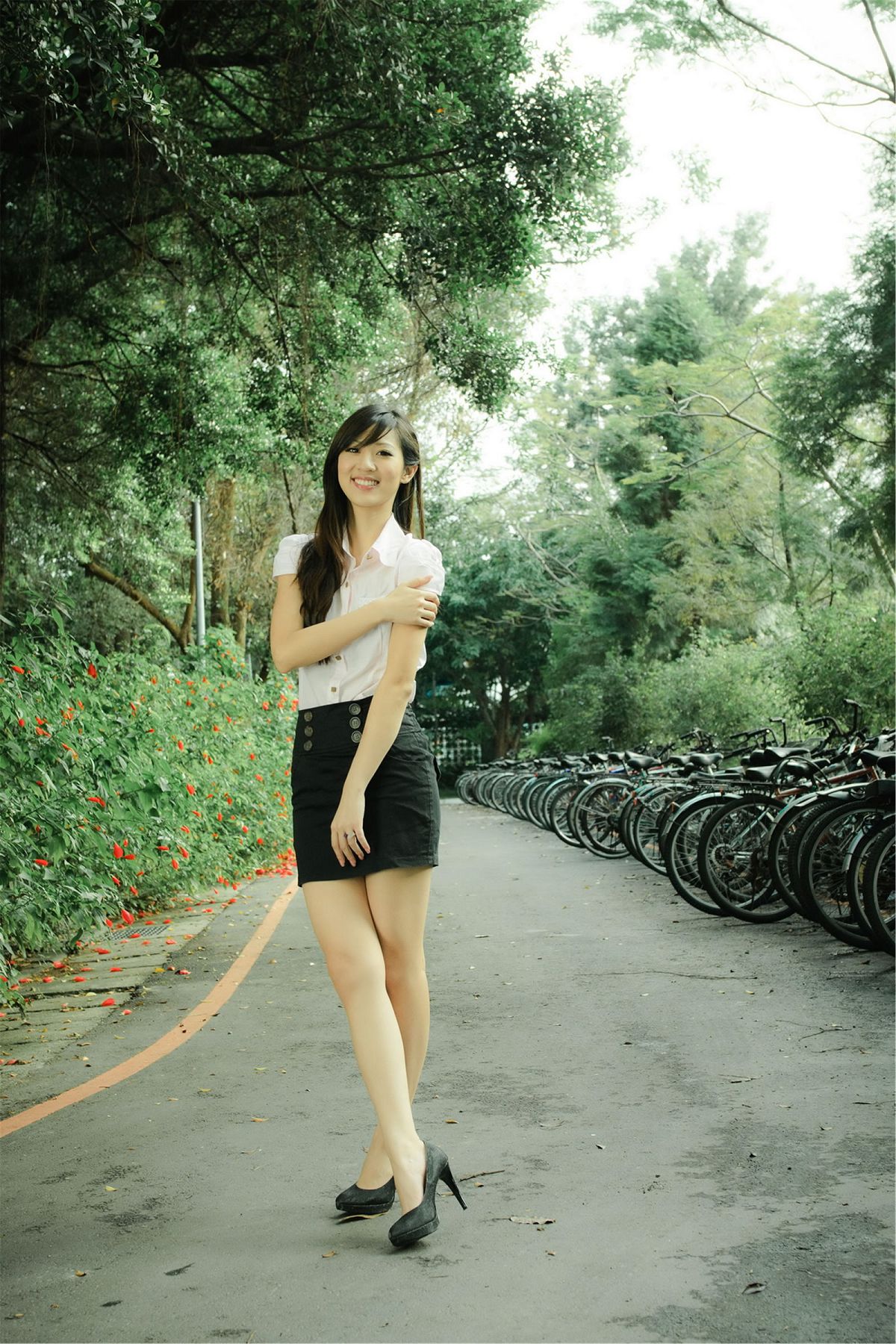 台湾清纯美女-韋韋-外拍写真 [26P]