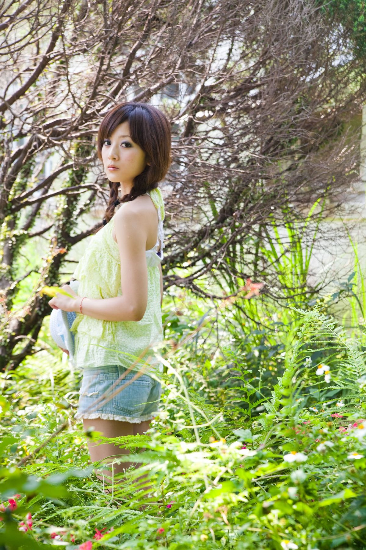 台湾清纯美女果子MM张凯洁@陽明山美軍宿舍 （二）[93P61M]