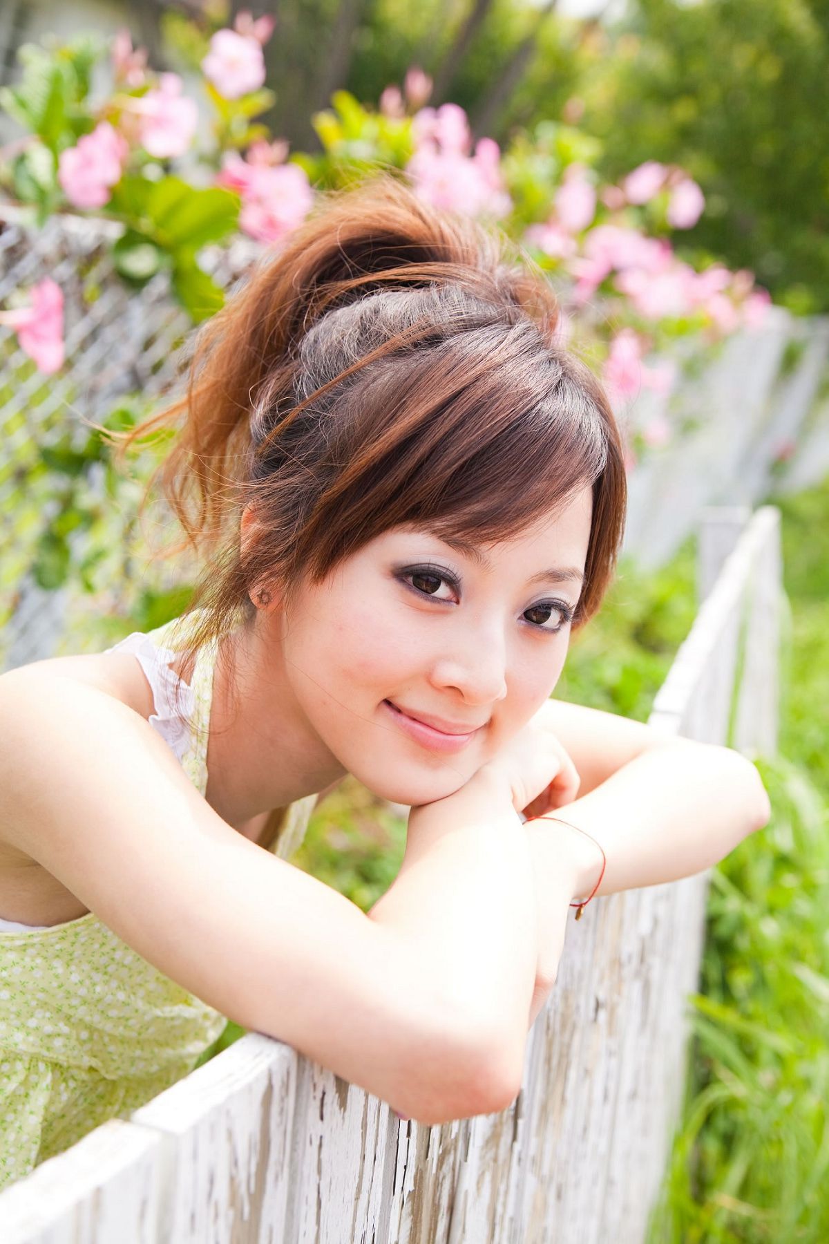 台湾清纯美女果子MM张凯洁@陽明山美軍宿舍 （二）[93P61M]