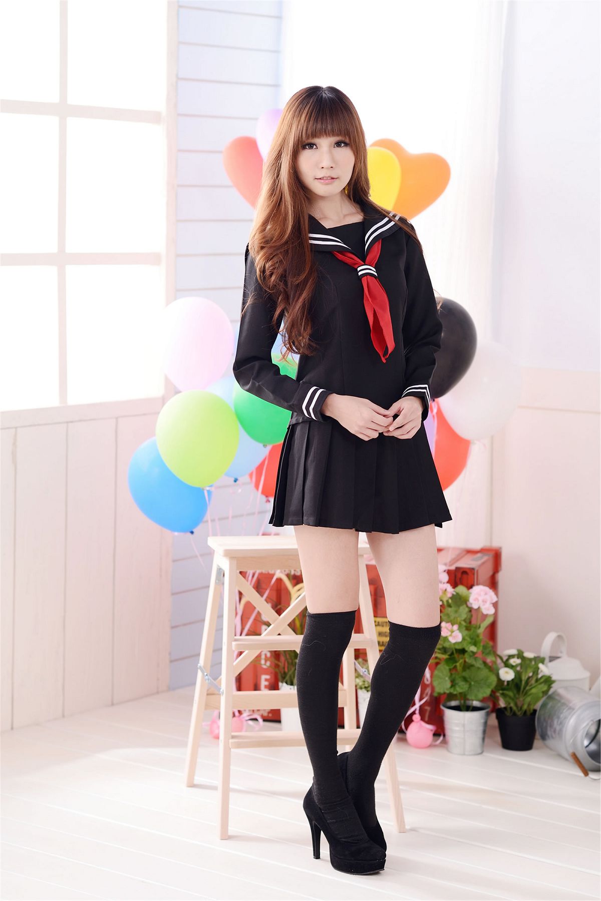 Beautyleg女神-張雅筑Chu-多制服棚拍图集 [37P]