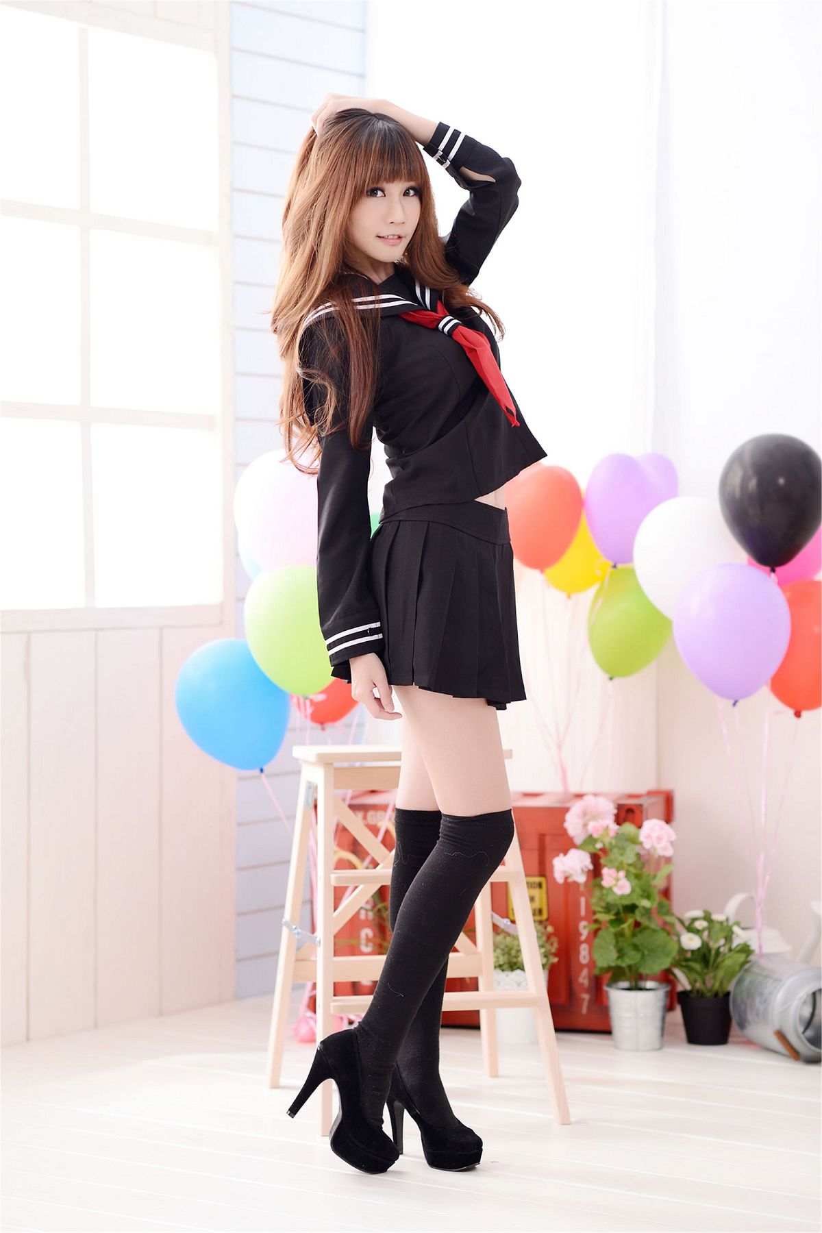Beautyleg女神-張雅筑Chu-多制服棚拍图集 [37P]