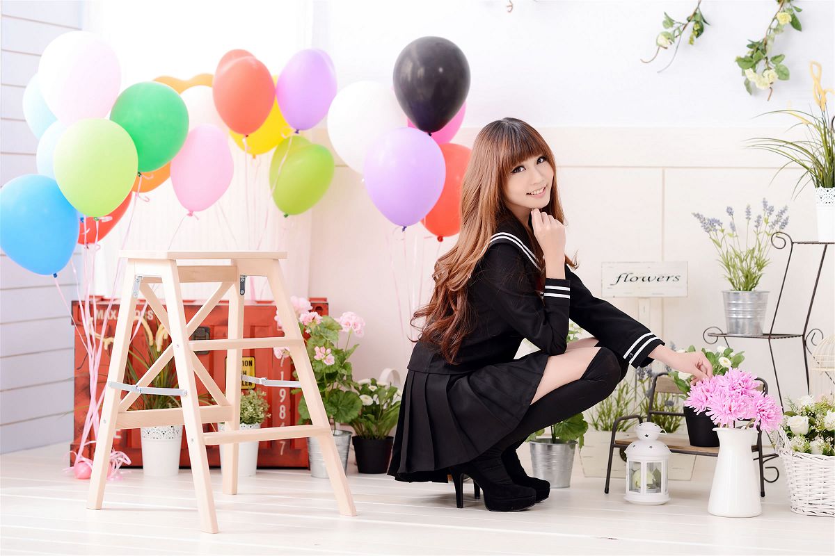Beautyleg女神-張雅筑Chu-多制服棚拍图集 [37P]