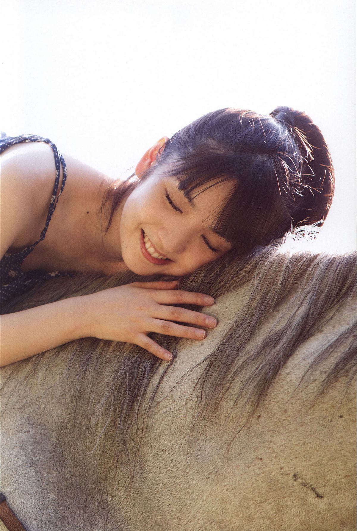 道重さゆみ 写真集 『 Blue Rose 』[78P]