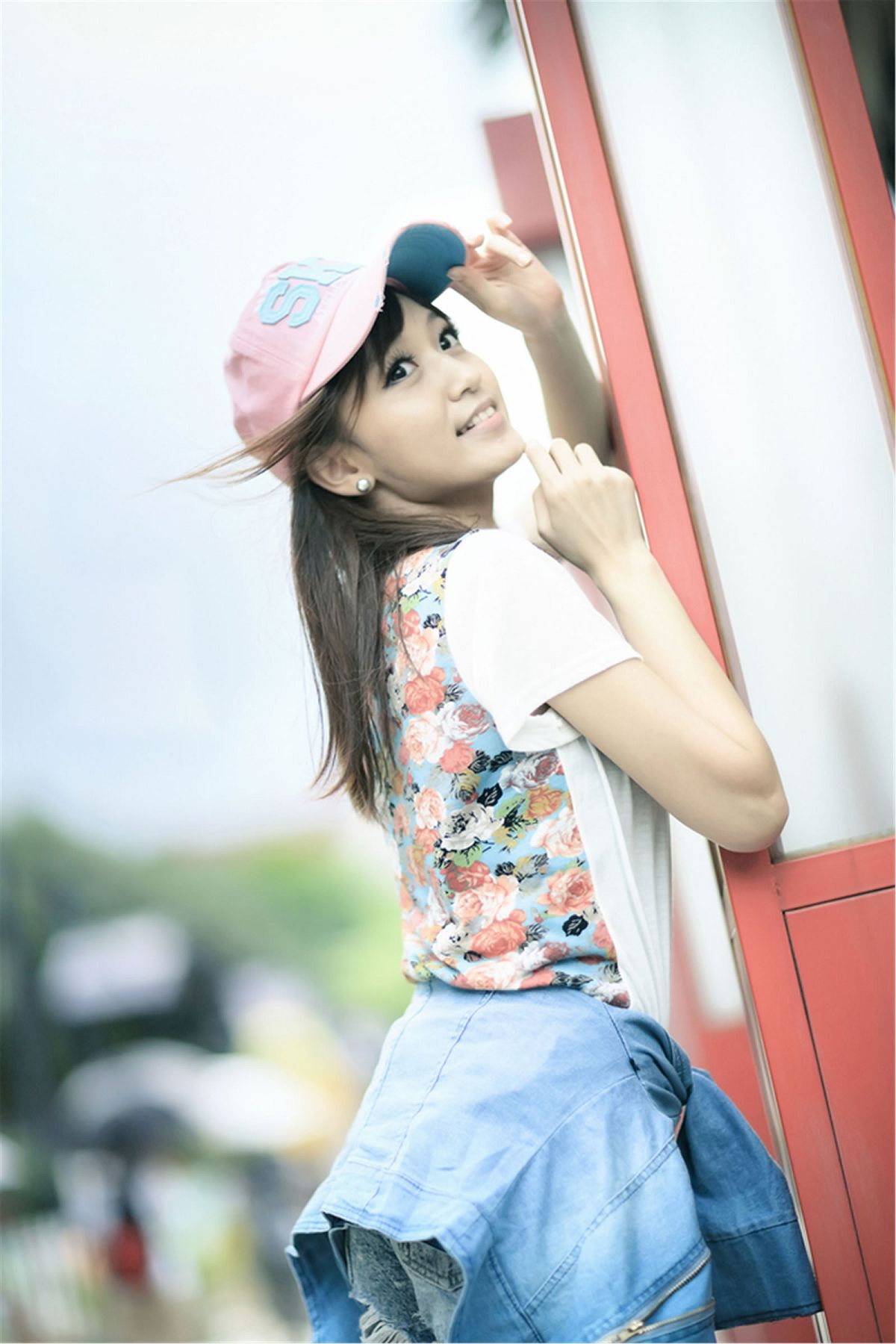 台湾清纯美女-小瑾-午小艾-水博馆周遭 [33P]