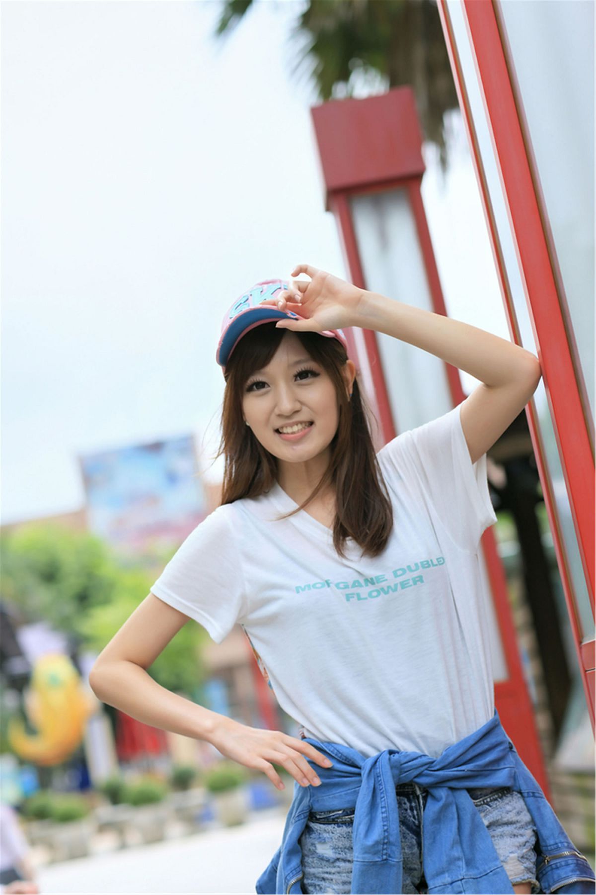 台湾清纯美女-小瑾-午小艾-水博馆周遭 [33P]