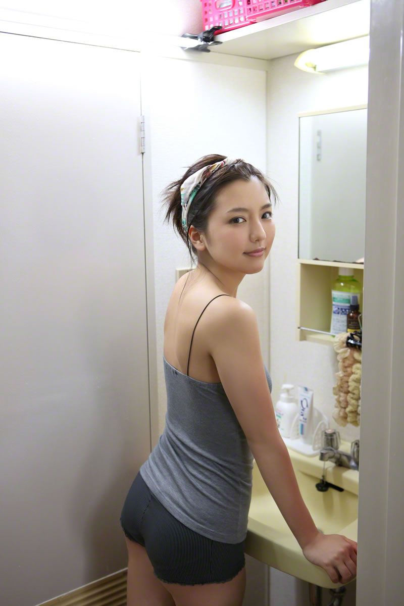 [Wanibooks WBGC] 2015.05 No.131 Erina Mano 真野恵里菜 [180P]