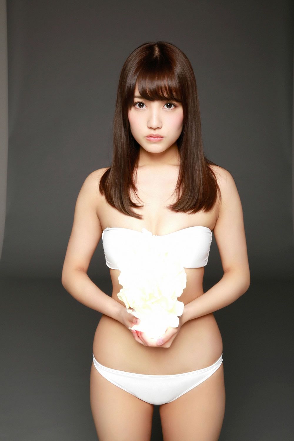 [YS-Web] Vol.657 AKB48 小嶋真子,加藤玲奈,田野優花,高橋朱里 - 18歳のAKB48 [50P]
