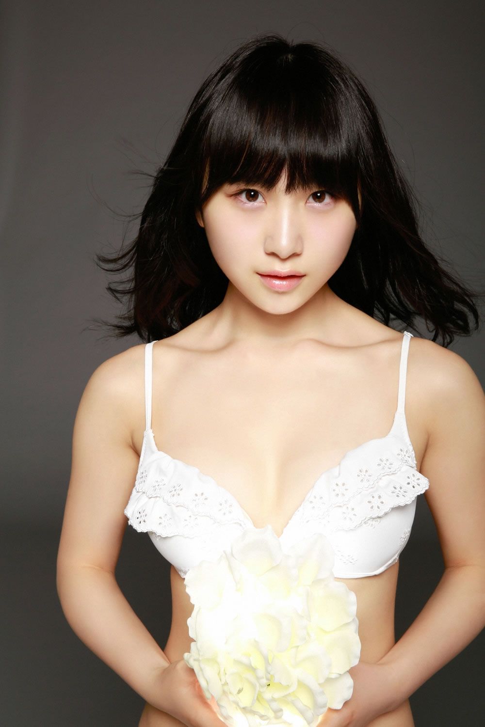 [YS-Web] Vol.657 AKB48 小嶋真子,加藤玲奈,田野優花,高橋朱里 - 18歳のAKB48 [50P]